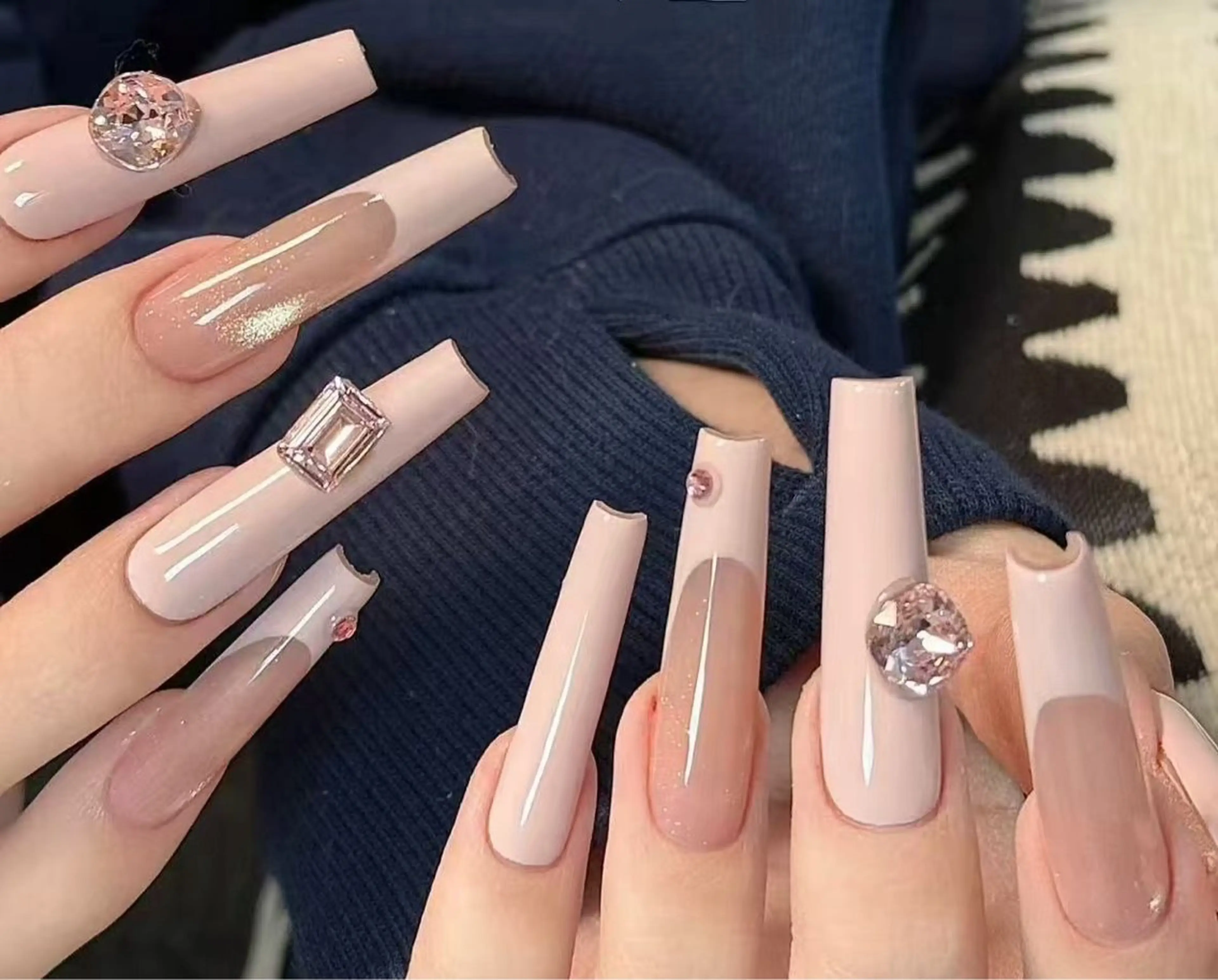 ネイル オーロラネイル フラワーネイル フットネイル フレンチネイル ジェルネイル ハンドネイル BabyYouMi nailのネイルデザイン