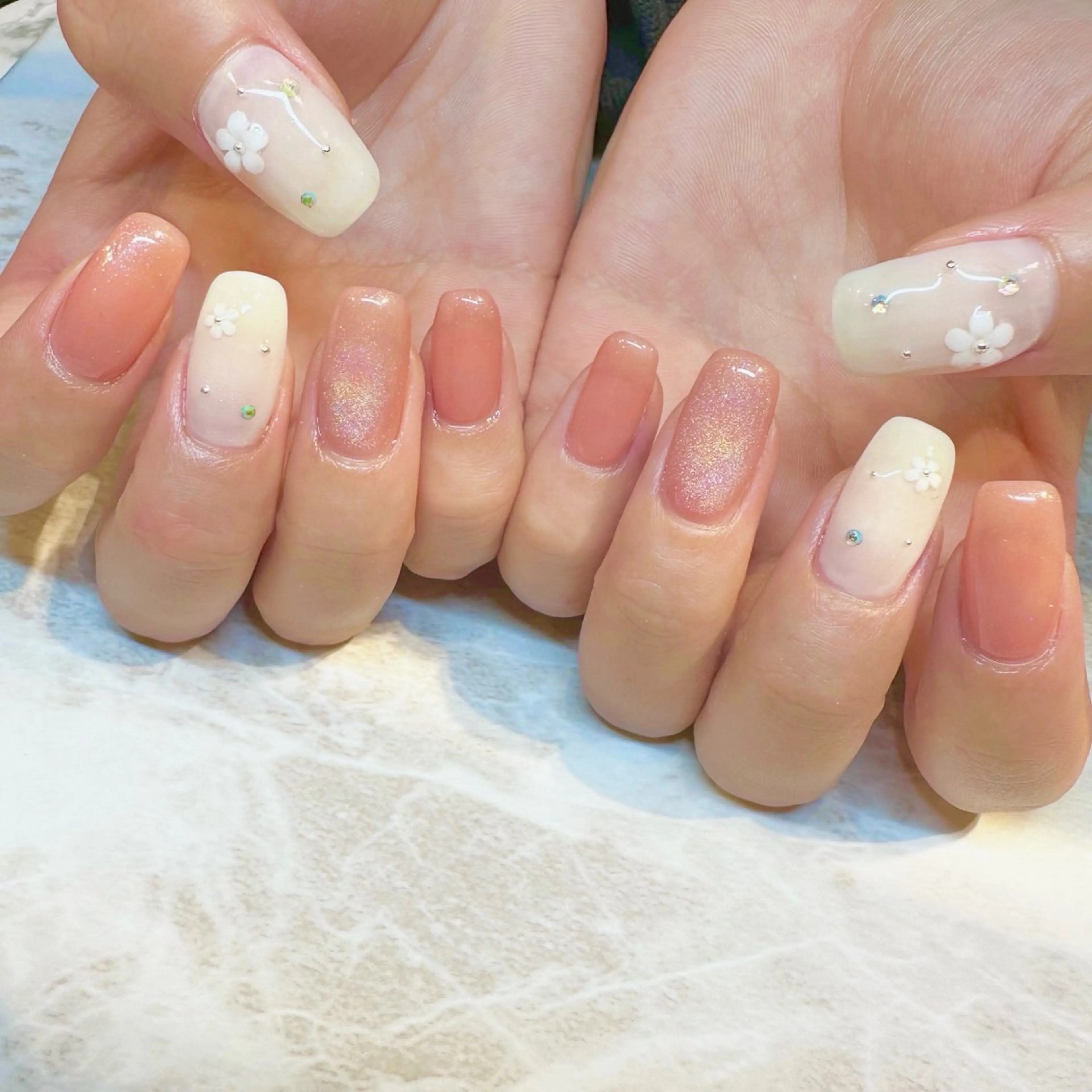 ネイル フラワーネイル リル シャインのネイルデザイン