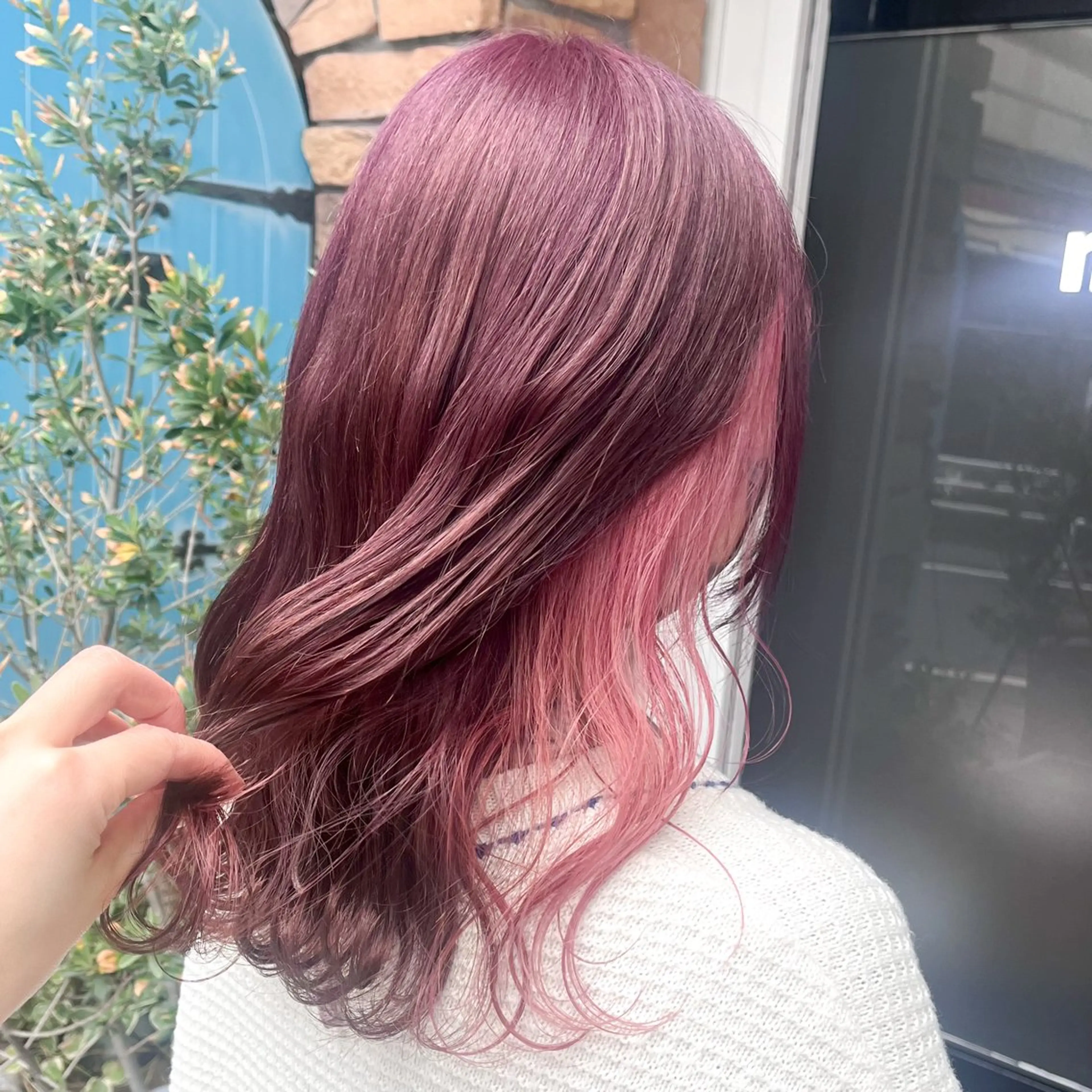 ミディアム カラー ブリーチ デザインカラー カット ヘアカラー トリートメント 伊藤 玲衣のヘアスタイル