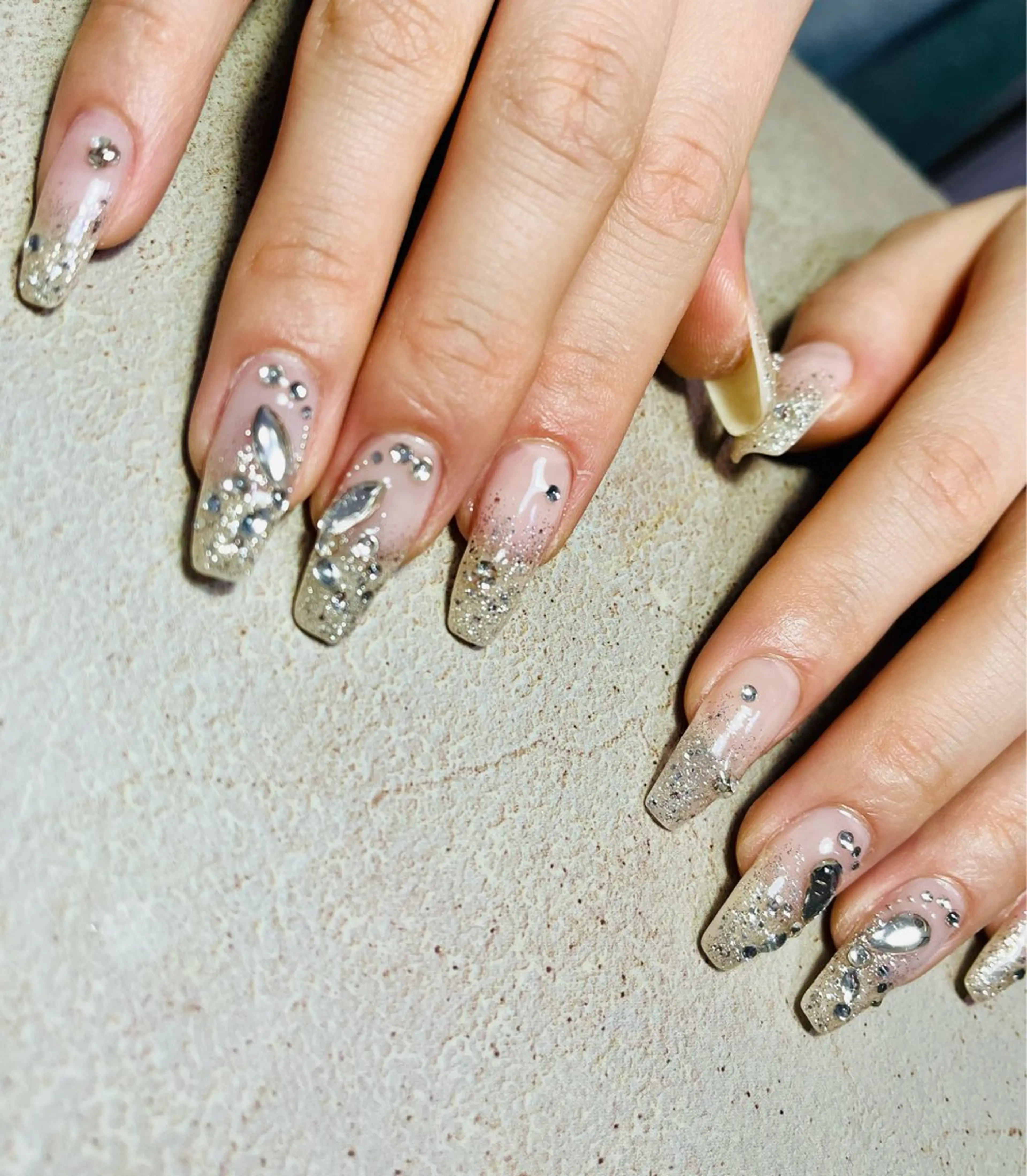 ネイル 持ち込み ハンドネイル goldgleams ちなのネイルデザイン