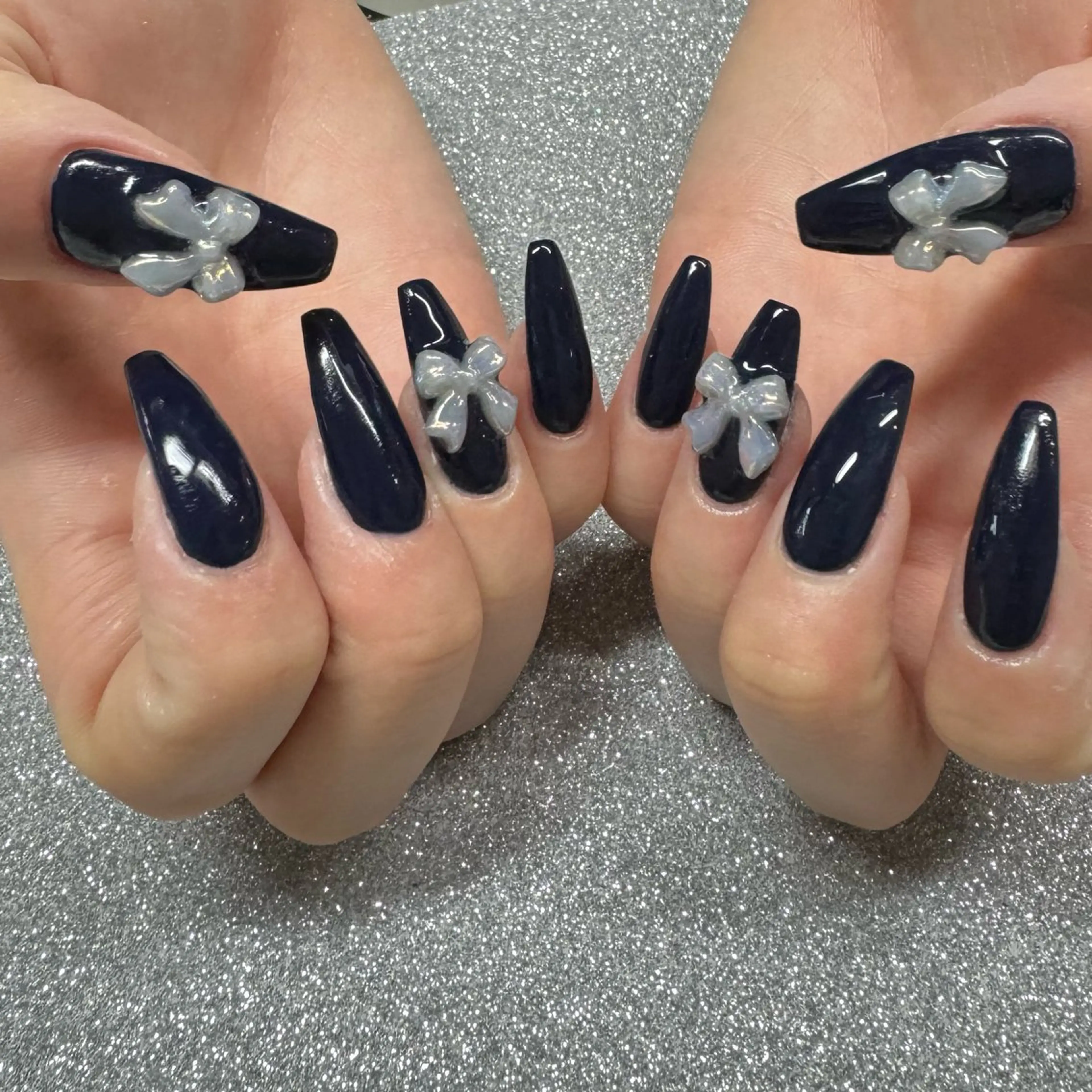 ネイル ハンドネイル VIERU 🌈🎀💖のネイルデザイン