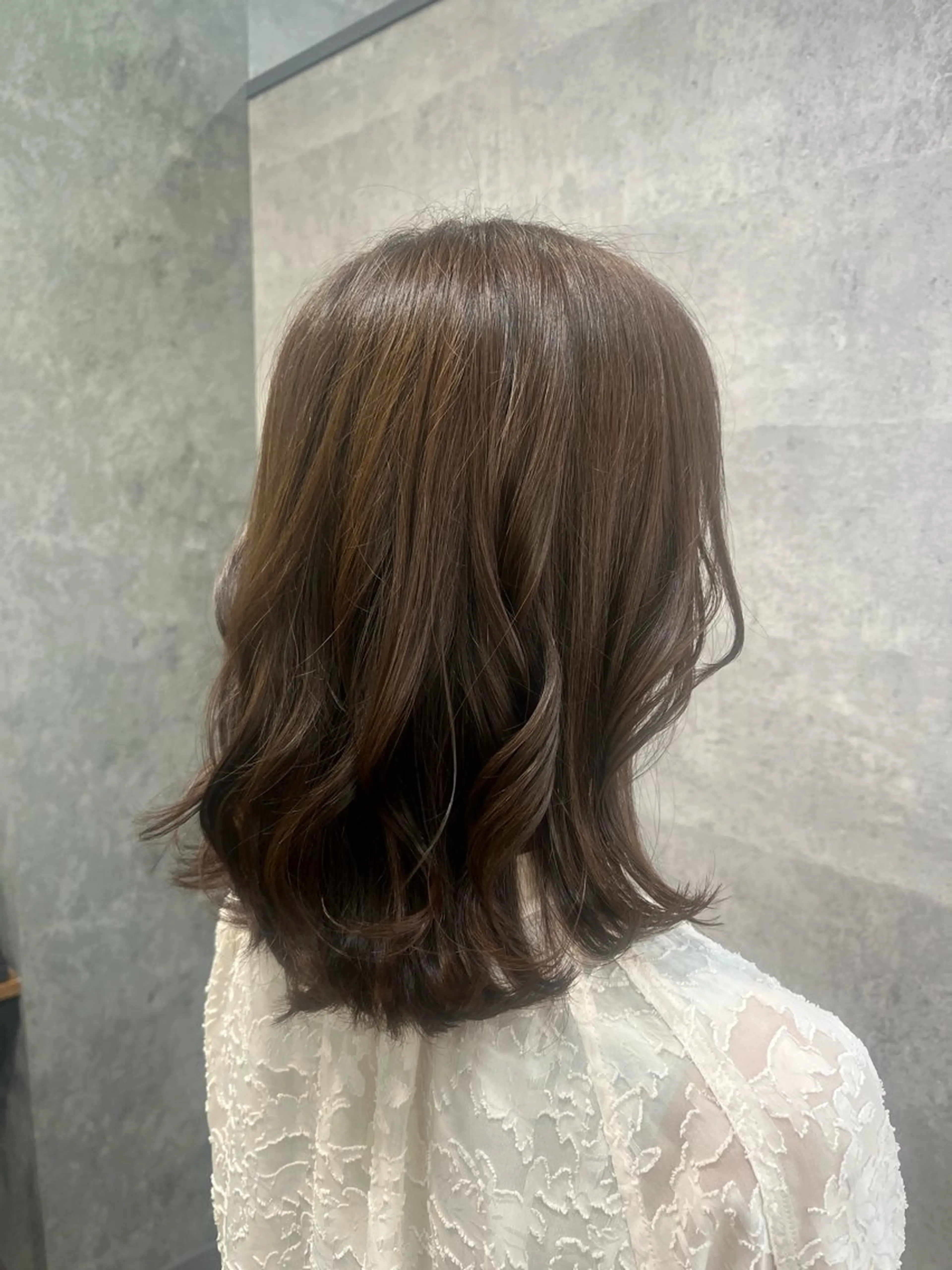 ミディアム カラー 山本 咲貴のヘアスタイル