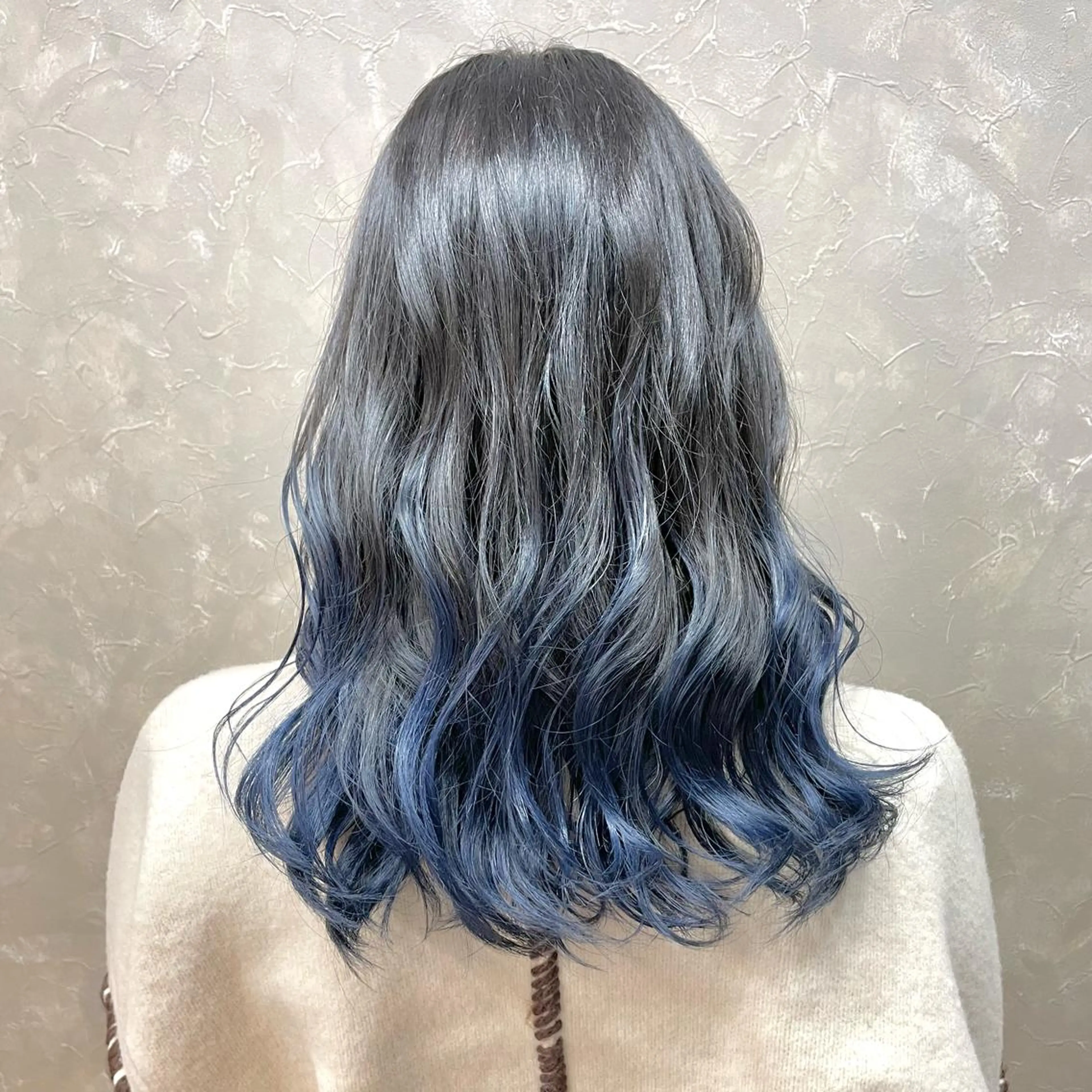 ロング カラー バレイヤージュ ブリーチ ブルーカラー ケアブリーチ グラデーションカラー カット ヘアカラー 有田裕真 【ブリーチカラー】のヘアスタイル