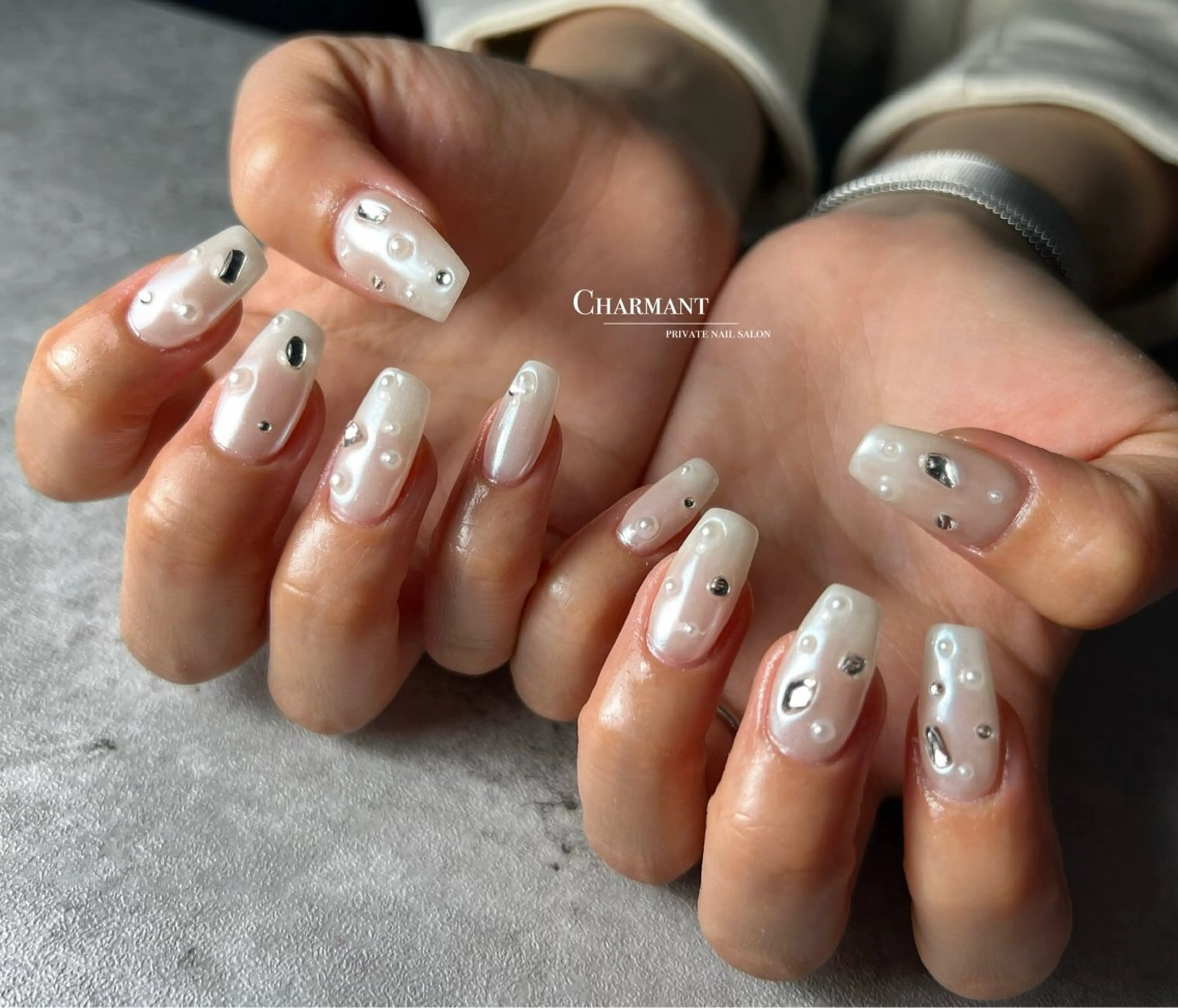 ネイル ハンドネイル Minako 【Charmant】のネイルデザイン
