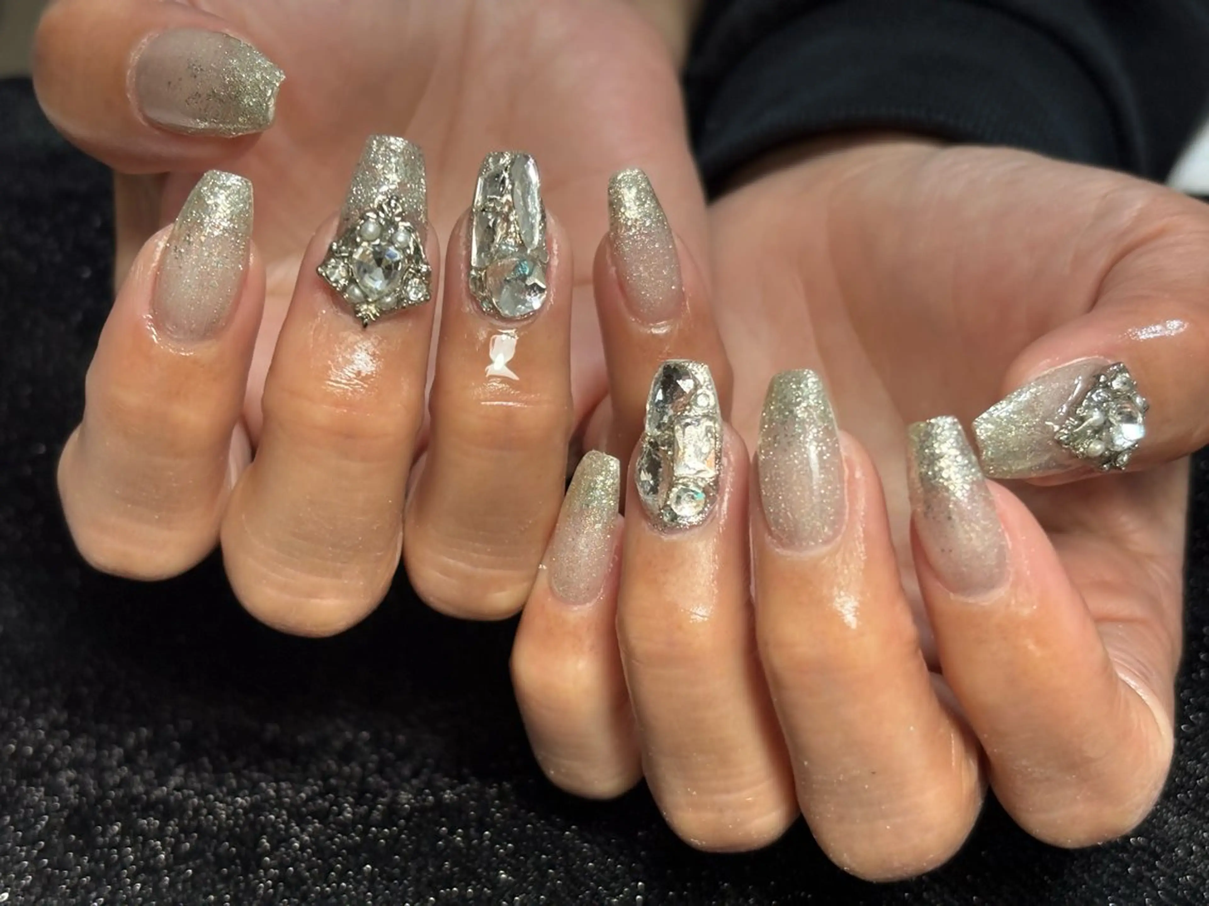 ネイル ハンドネイル フットネイル ✴︎ Delightのネイルデザイン