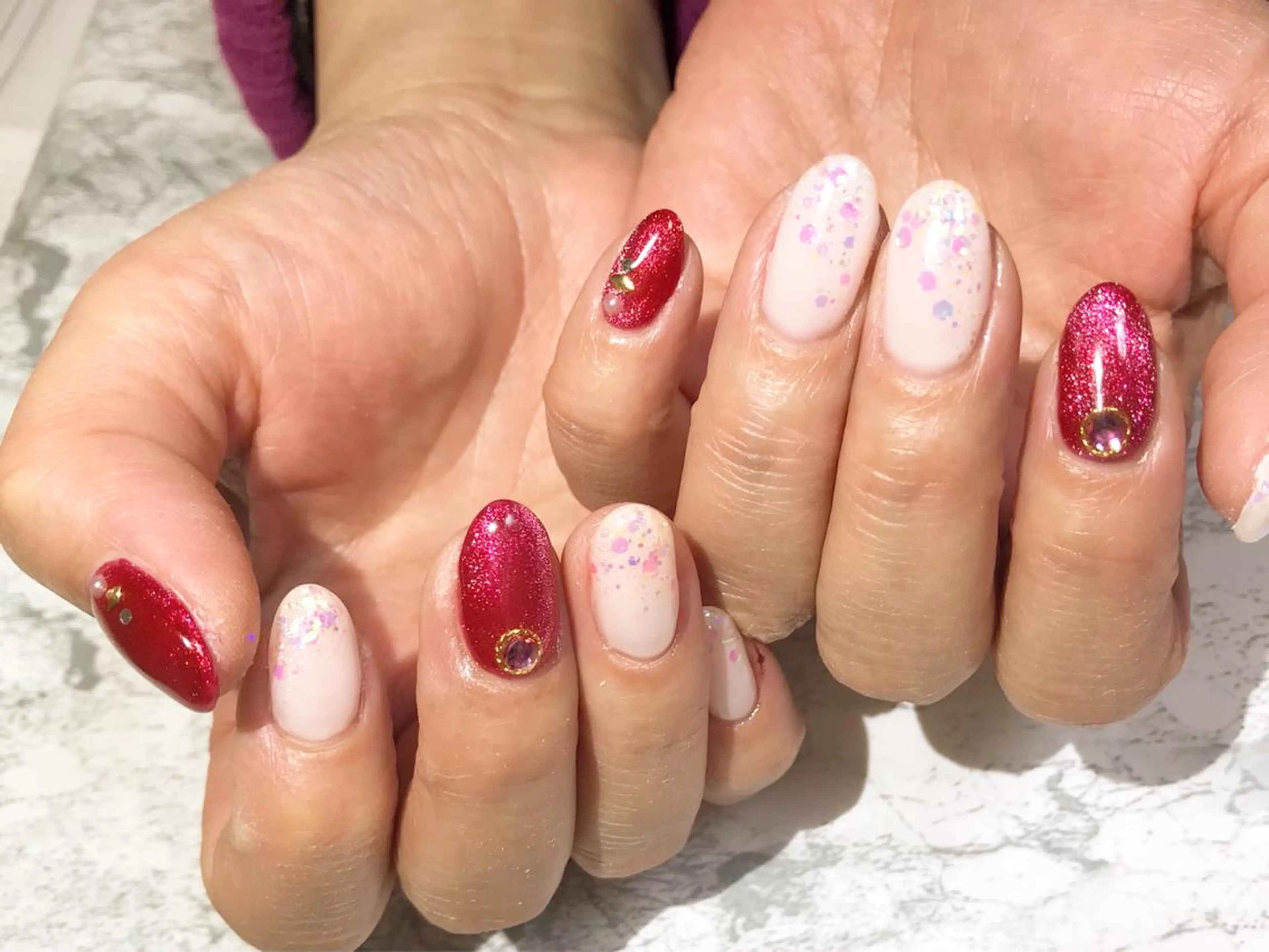 ネイル フットネイル マグネットネイル ニュアンスネイル 赤色 シンプルネイル ネイル フフラ所属・nail fufla ♡yamane♡のネイルデザイン