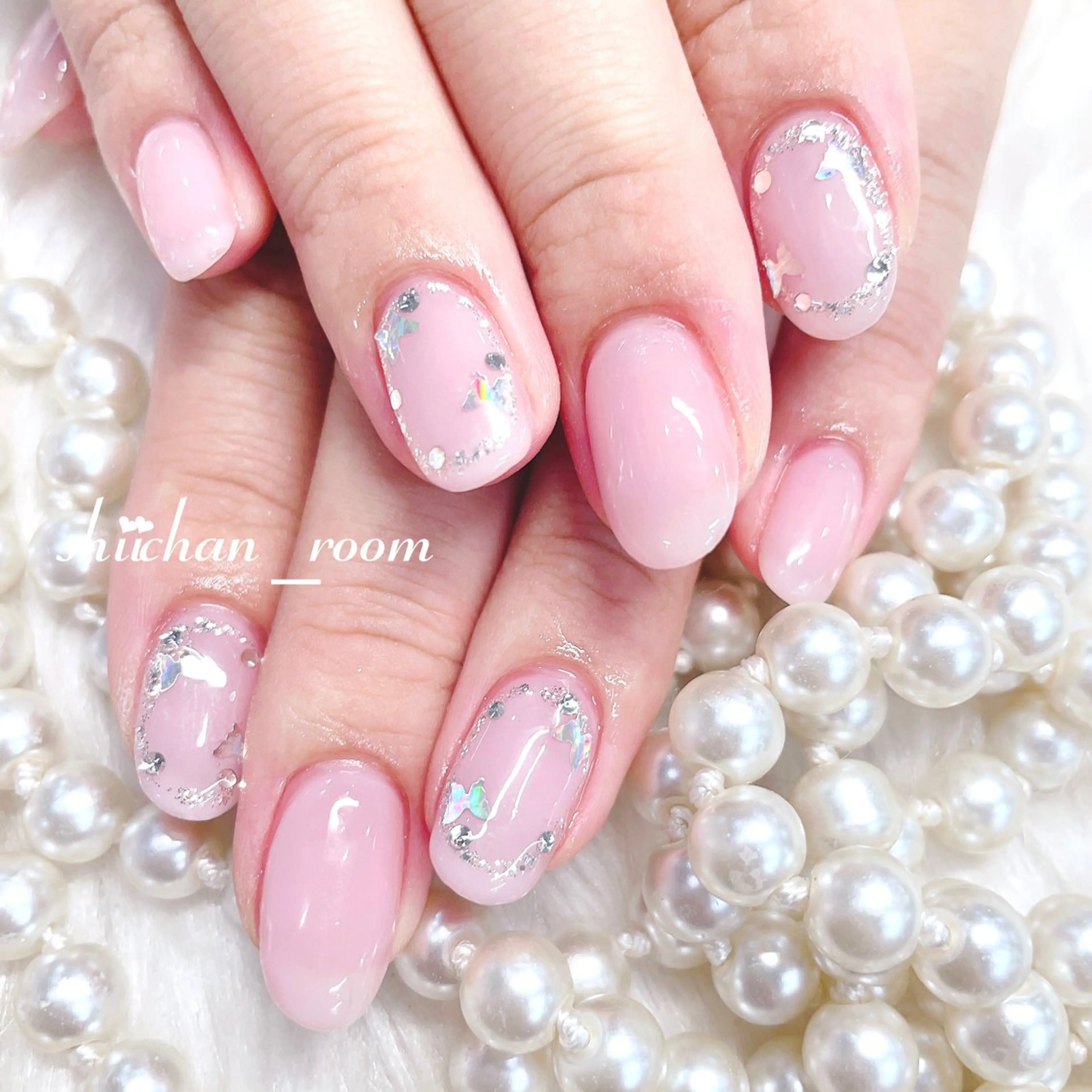 ネイル Go  Today シェアサロン 新宿Gratia店所属・杉山 栞のネイルデザイン