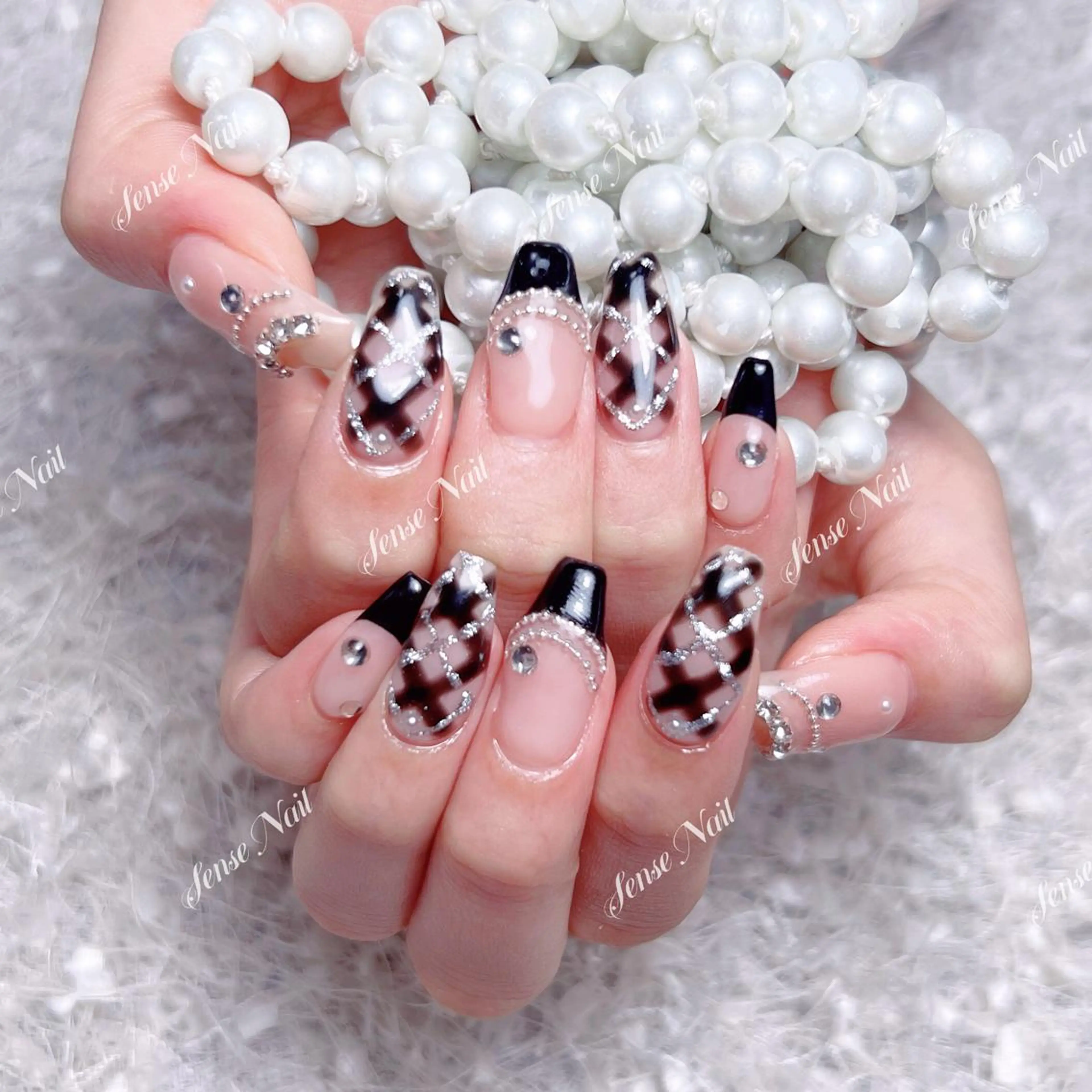 ネイル ハンドネイル Queening 🦋のネイルデザイン