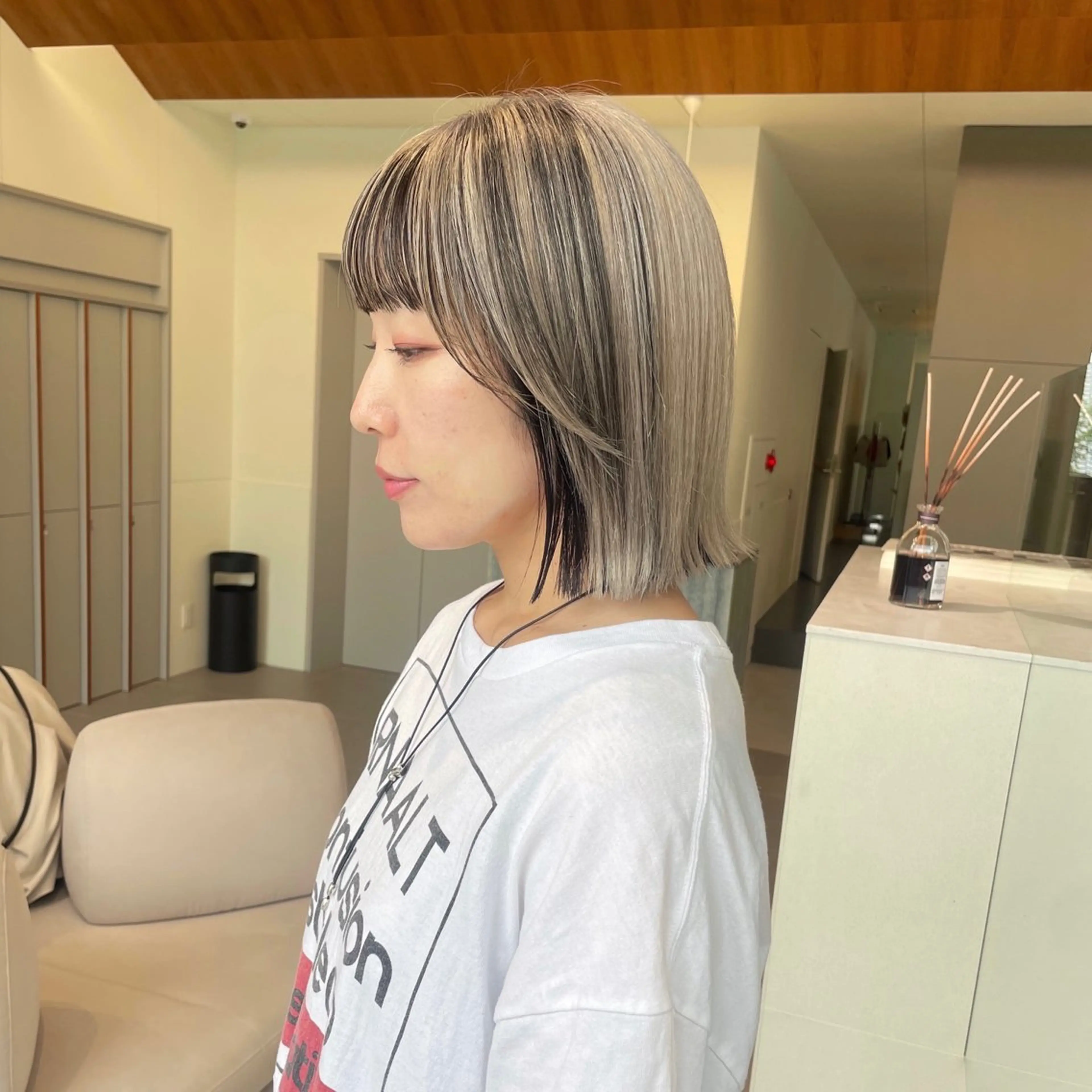 ショート カラー ベージュカラー ブリーチ ブロンド 透明感カラー ダブルカラー ヘアカラー トリートメント ブリーチ/レイヤー 🌻Mutsumiのヘアスタイル