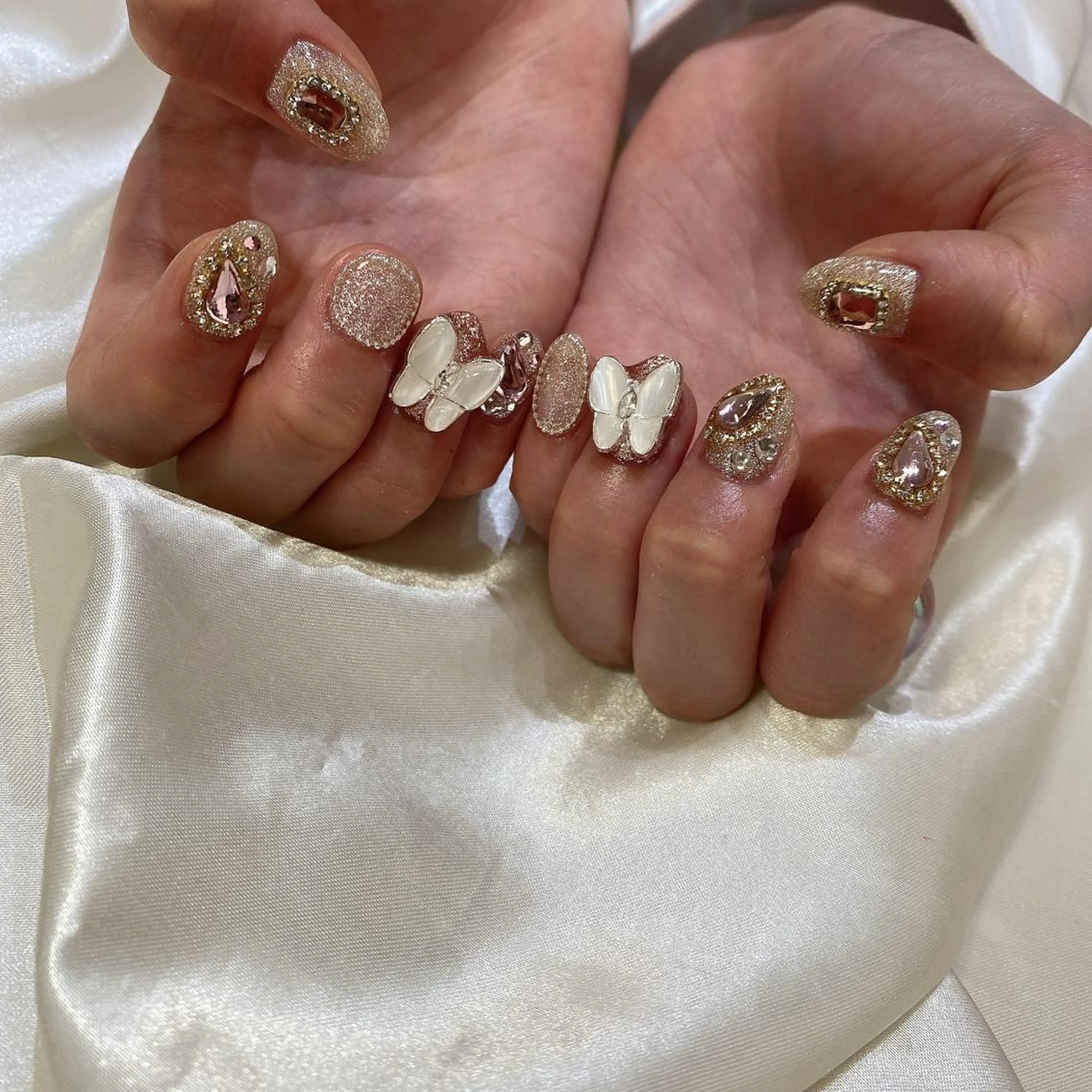 ネイル ハンドネイル 西岡 杏のネイルデザイン