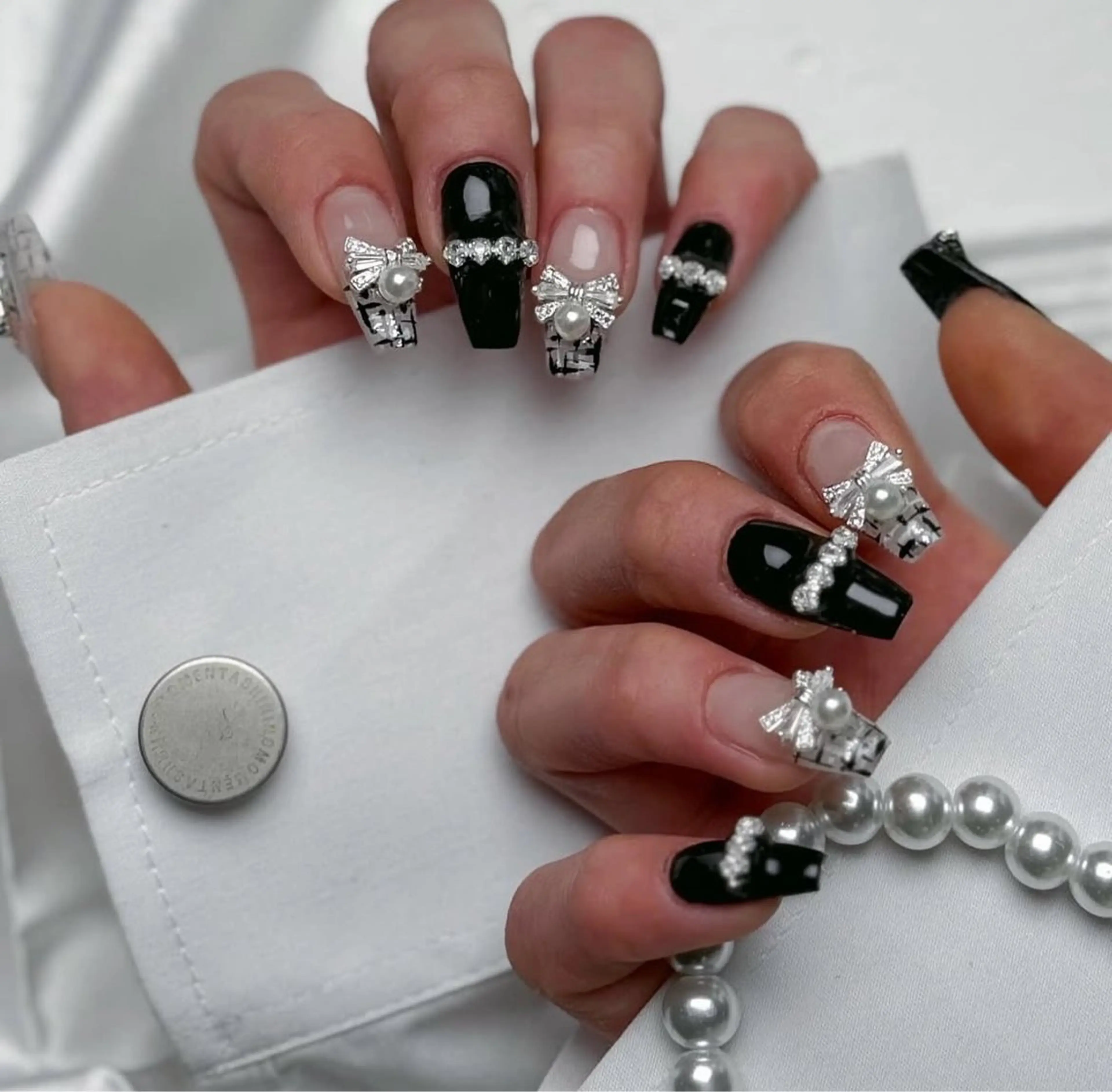 ネイル フレンチネイル ジェルネイル 韓国ネイル マグネットネイル ネイルチップ Rin Nail 新大久保店のネイルデザイン