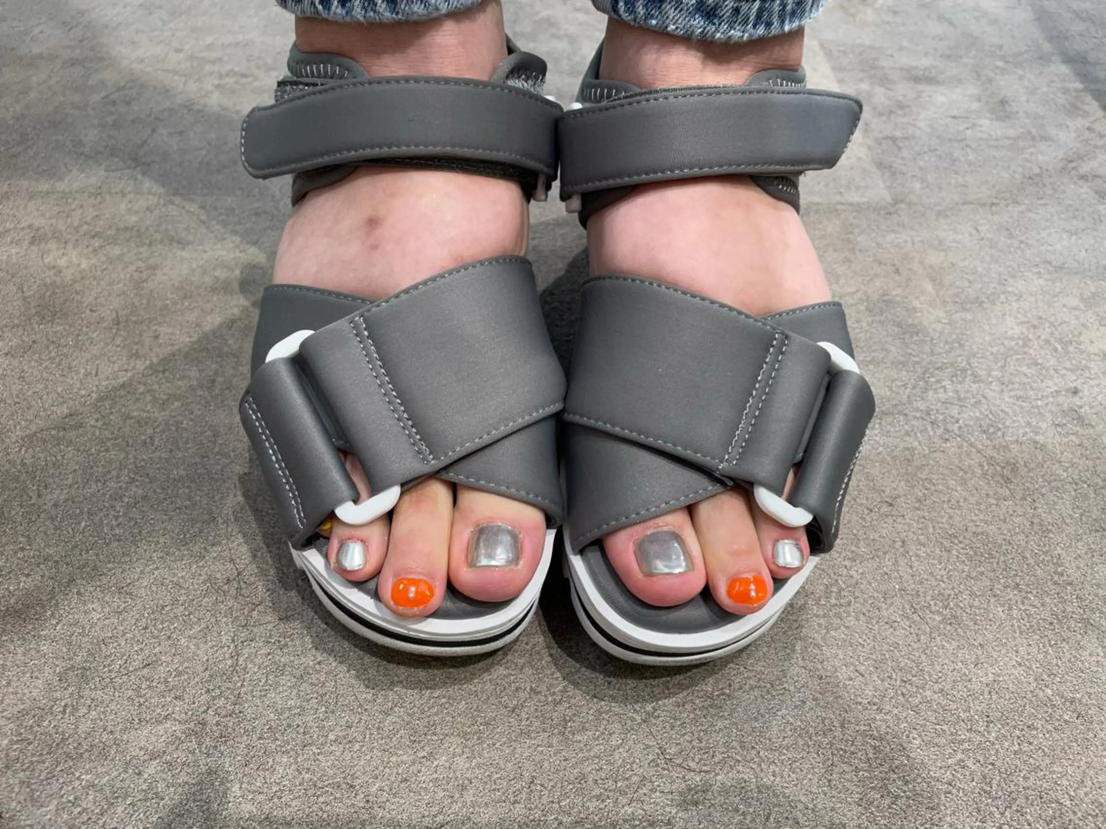 ネイル フットネイル フットネイル ナチュラル透明感🌱 小山美樹子のヘアスタイル