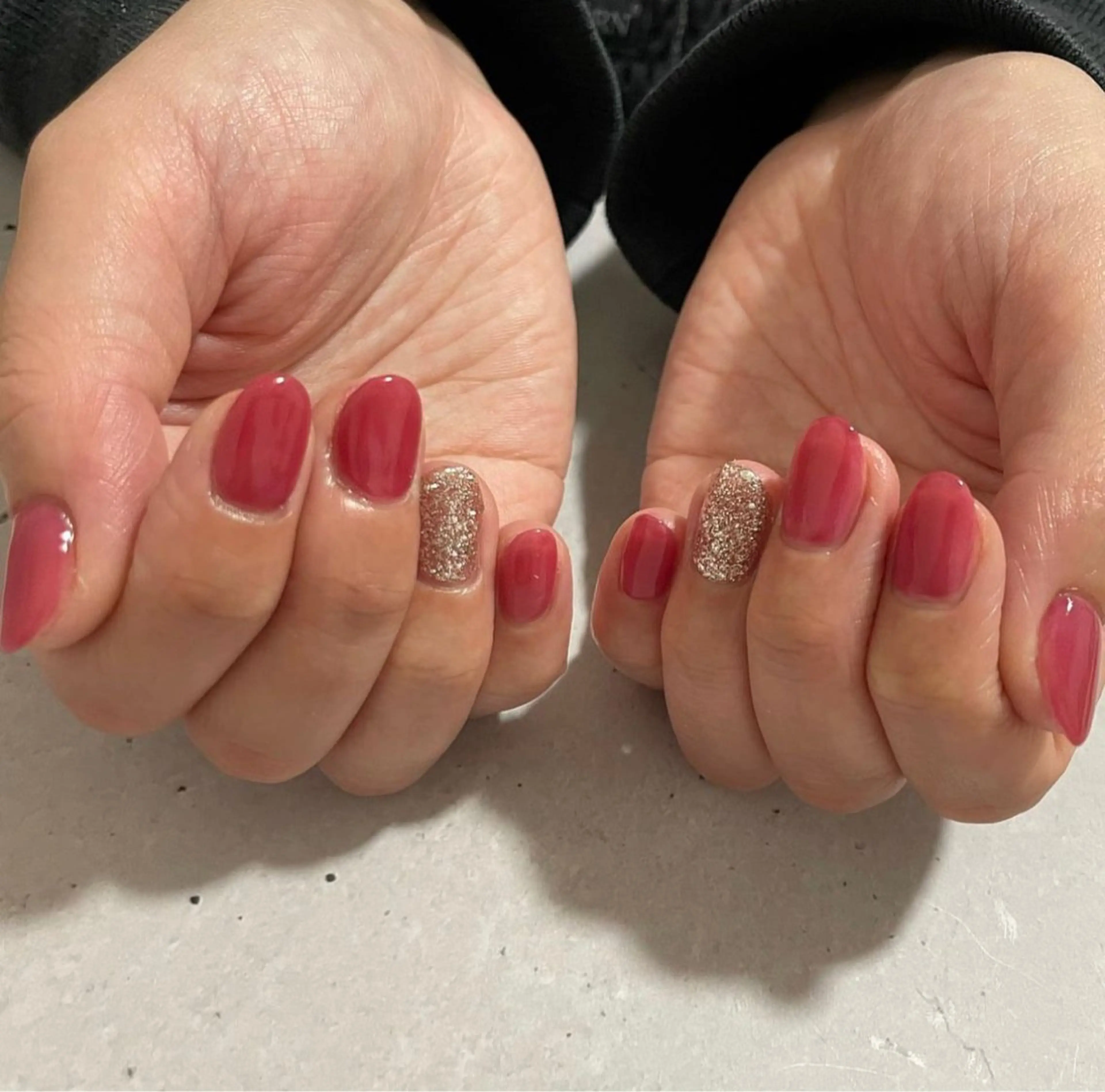 ネイル ゴールド ラメ(グリッター) ワンカラーネイル ピンク La vie est belle.所属・ラヴィエベル なつみのネイルデザイン