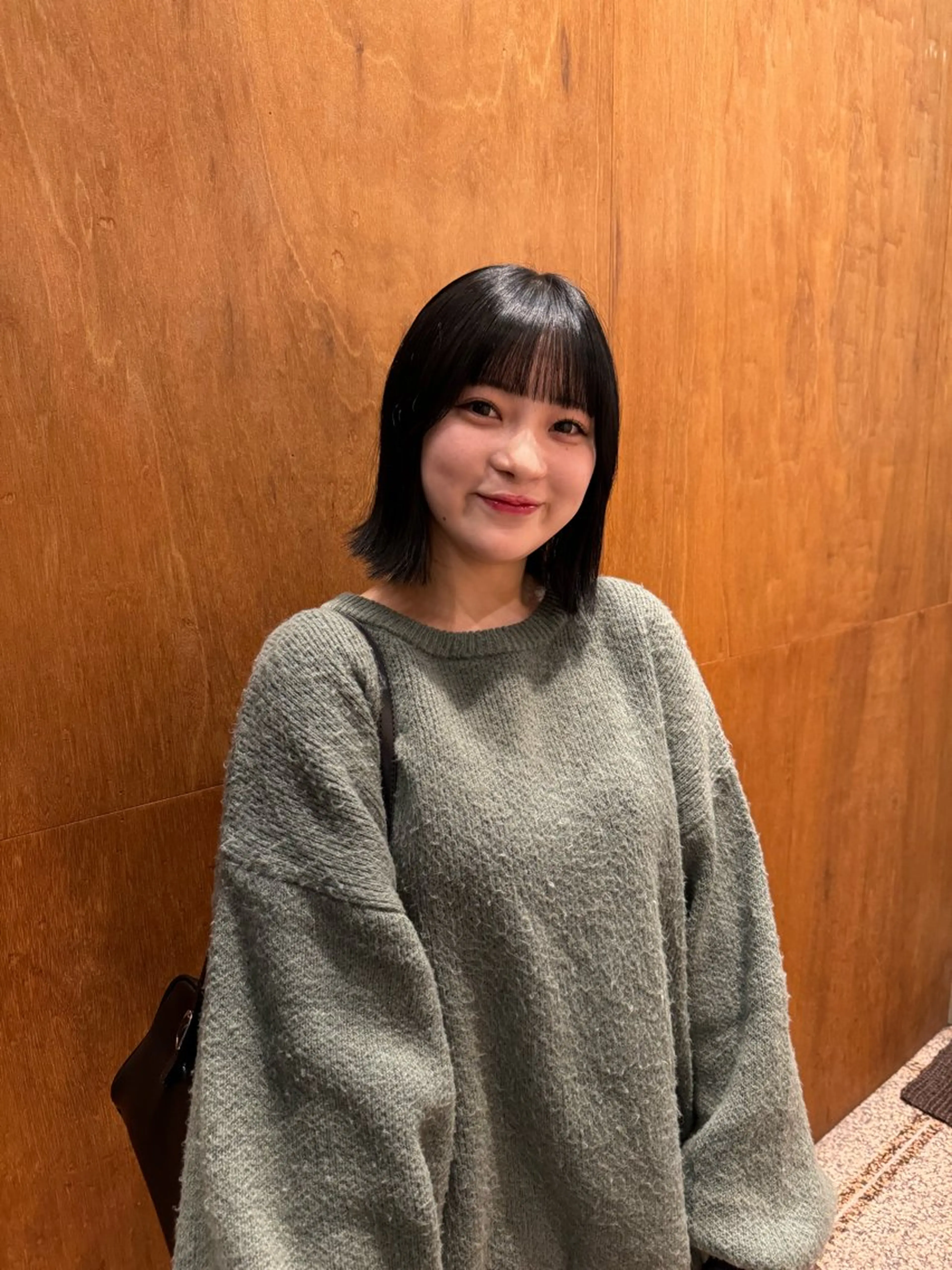 ミディアム カラー ボブ 外ハネヘア カット ヘアカラー Qin shaire salon 原宿所属・🌿パーマ/ボブ/ レイヤー/Mikiのヘアスタイル