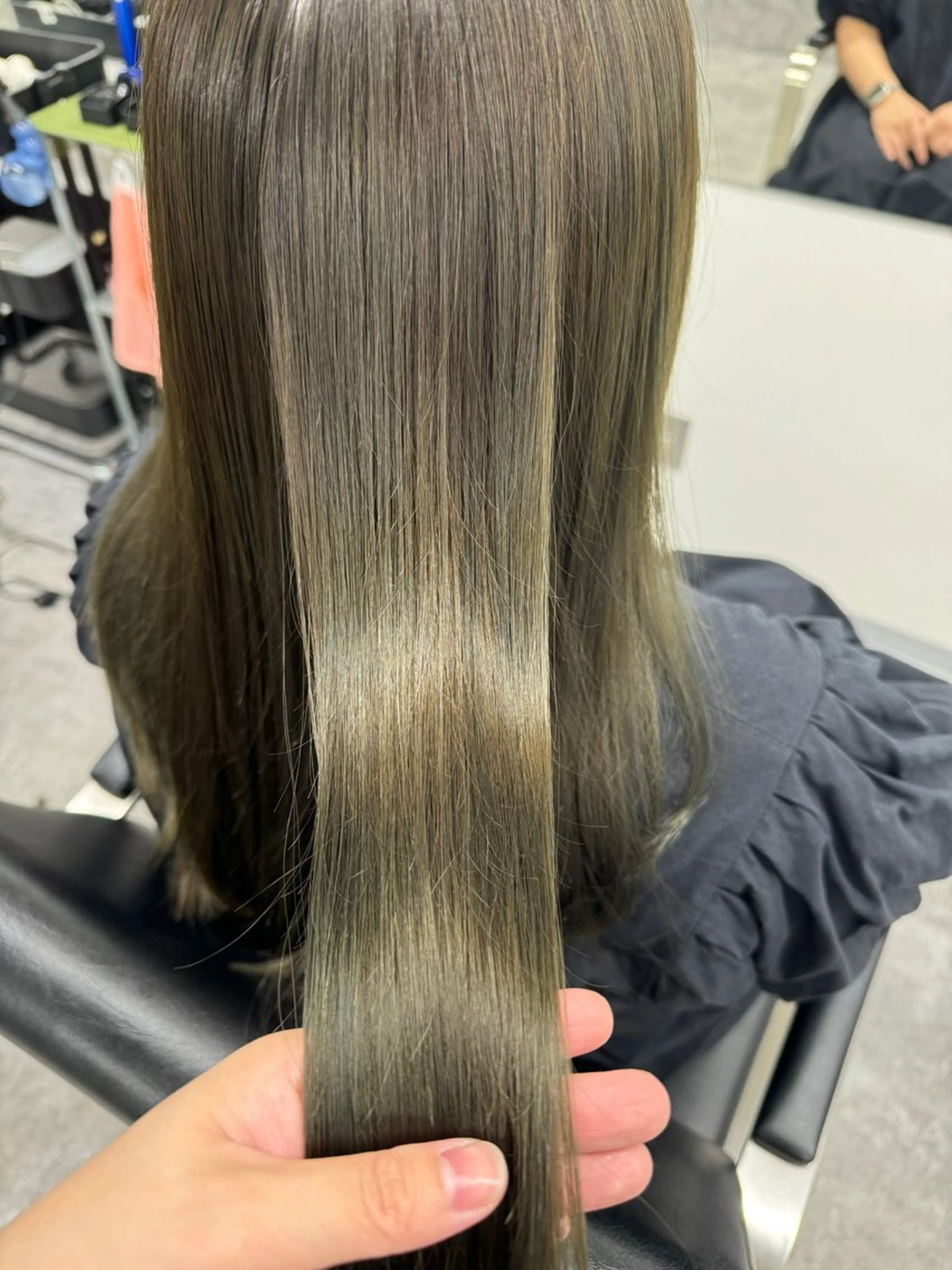 カラー ブリーチ 透明感カラー ダブルカラー グレージュ ブリーチなしカラー ヘアカラー トリートメント Eir 神戸所属・髪質改善/縮毛矯正 長井 美佐子のヘアスタイル