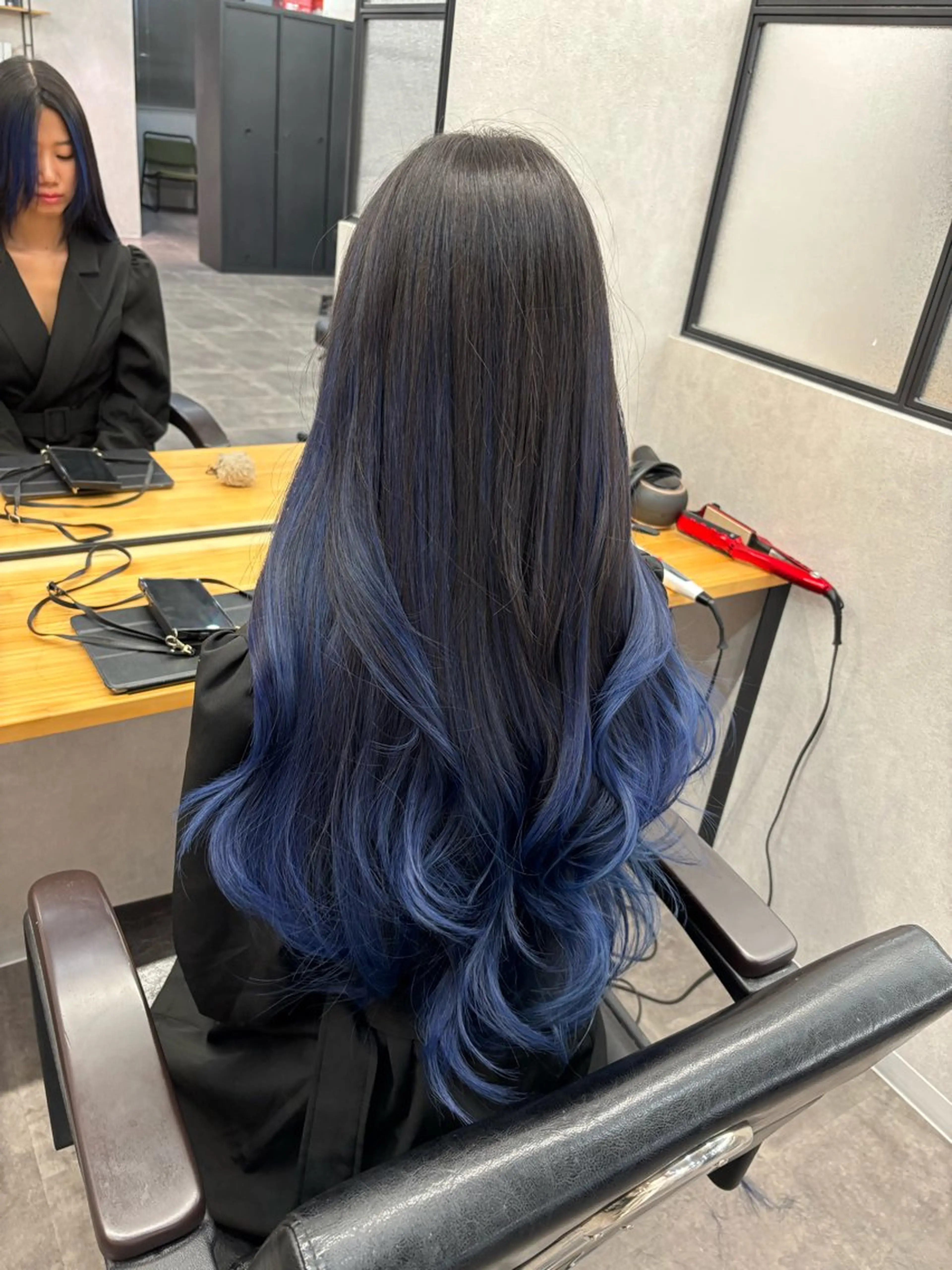 ロング カラー バレイヤージュ レイヤーカット ロング ヘアカラー 🌟心斎橋レイヤー 艶ハイトーン/ウルフのヘアスタイル