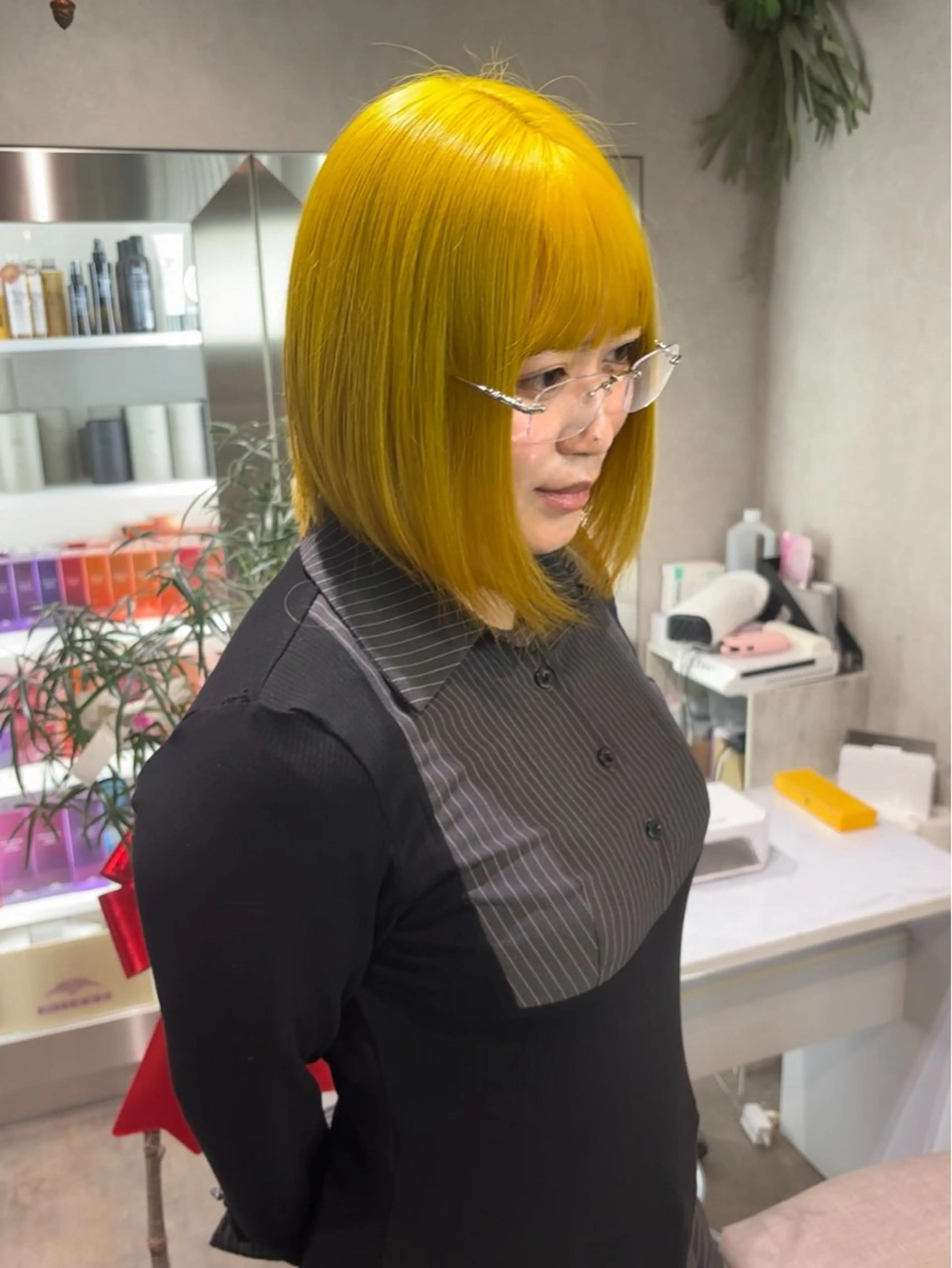 ロング カラー ヘアアレンジ 切りっぱなしボブ ブリーチ ダブルカラー イヤリングカラー ハイライトカラー iona/ハイトーン /ネイルのネイルデザイン