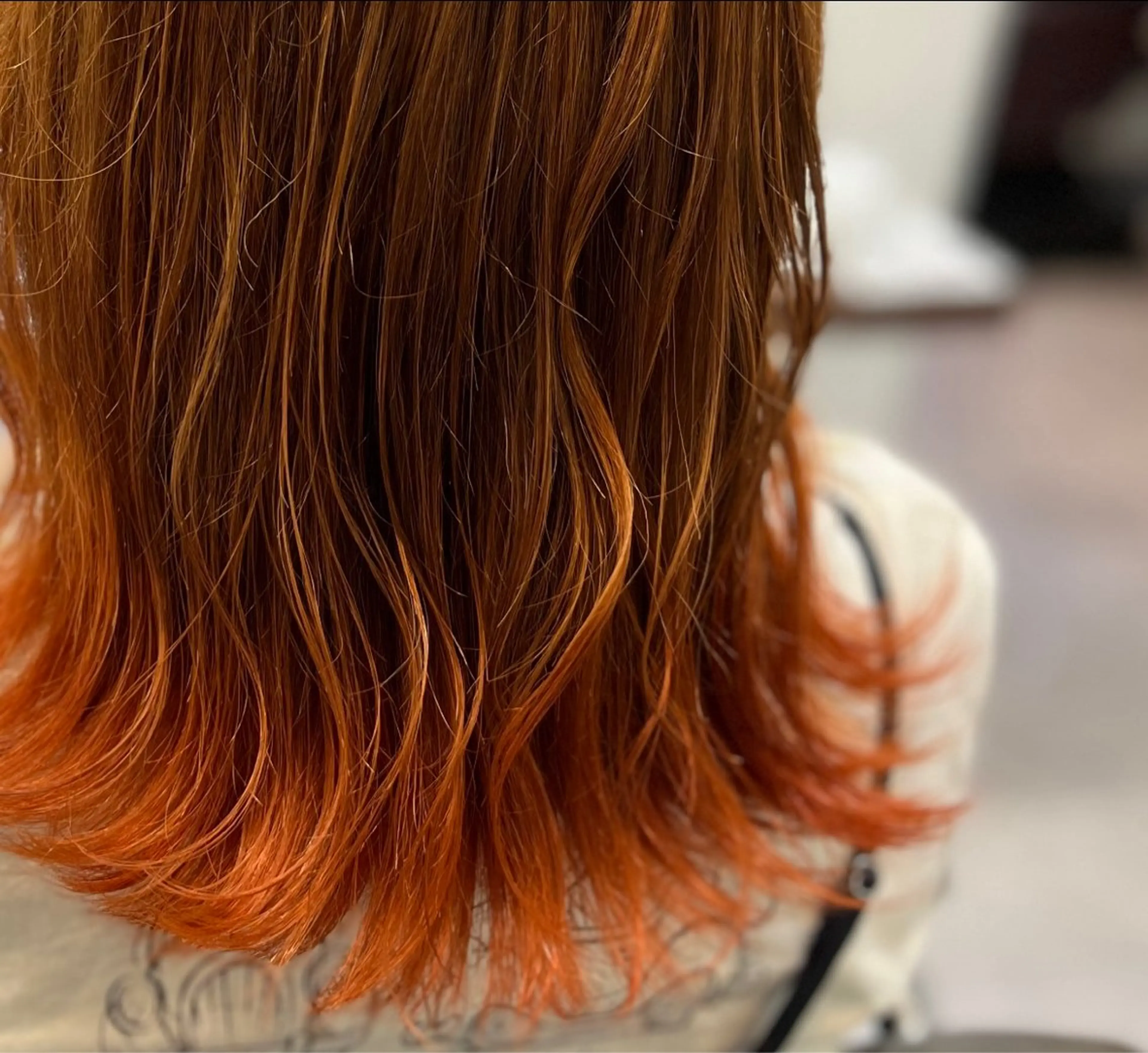 ミディアム 吉田 桃香のヘアスタイル