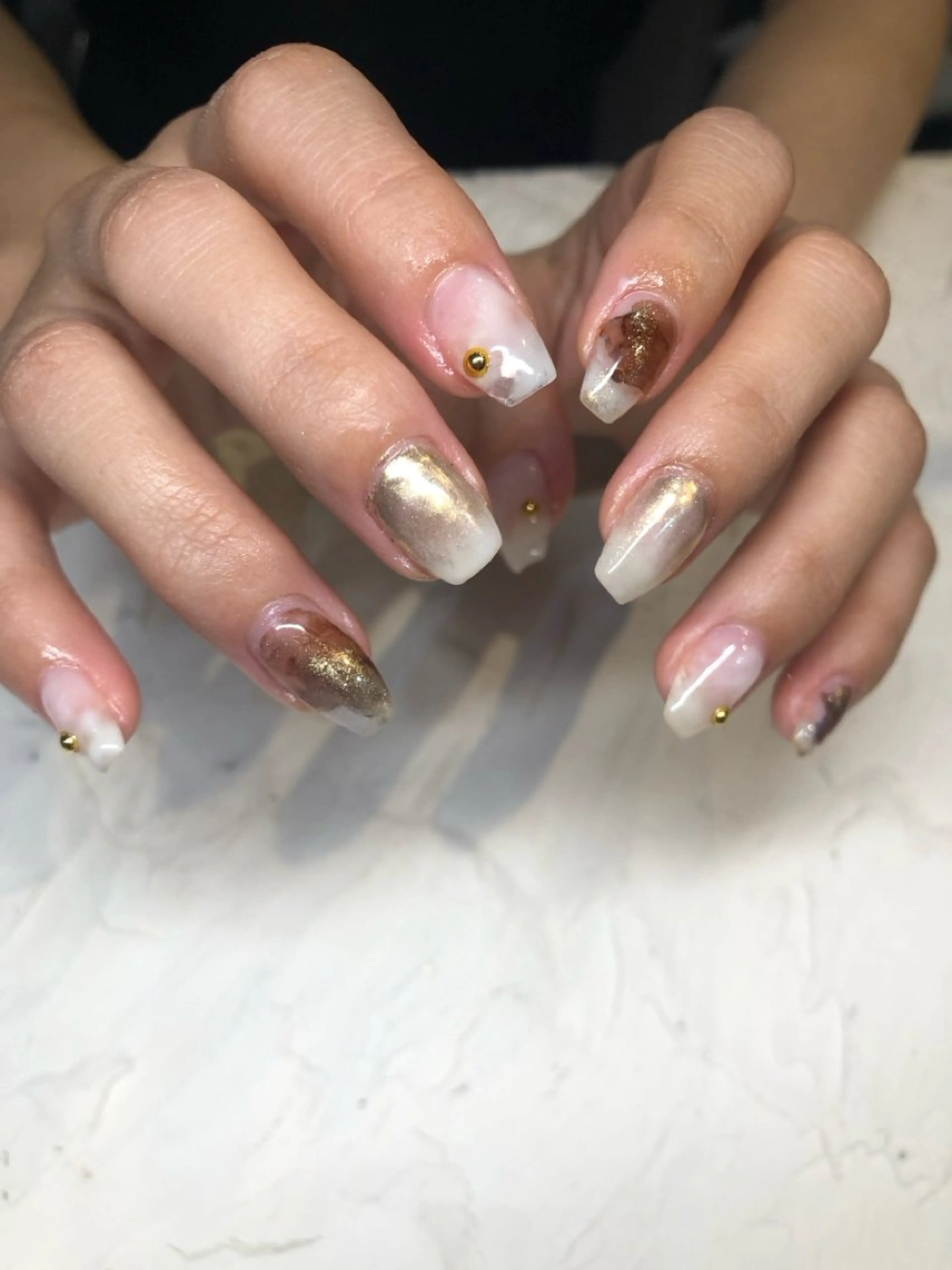 ネイル ニュアンスネイル MANAMI W【今福鶴見店】のネイルデザイン