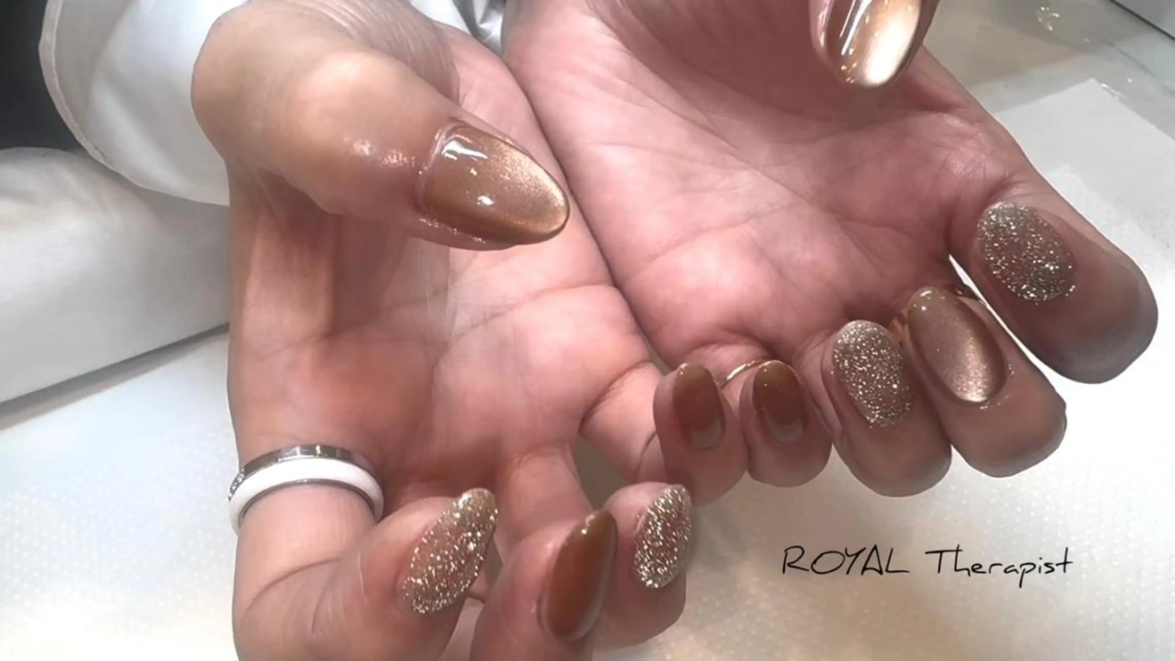 ネイル フラッシュネイル 【寺岡】 ロイヤル•セラピストのネイルデザイン