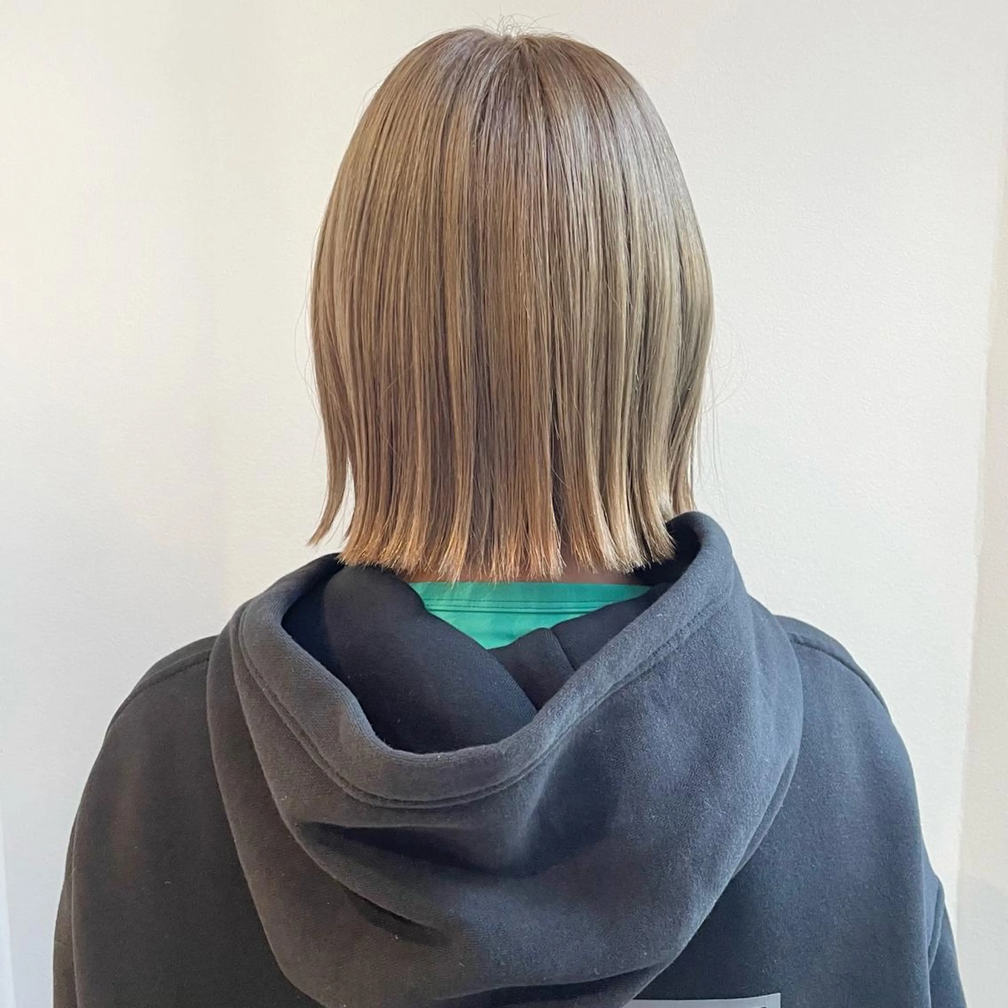 ミディアム カラー ベージュカラー ブリーチ ミルクティーベージュ カット ヘアカラー 🍊暖色×顔周り 🍊cocoroのヘアスタイル