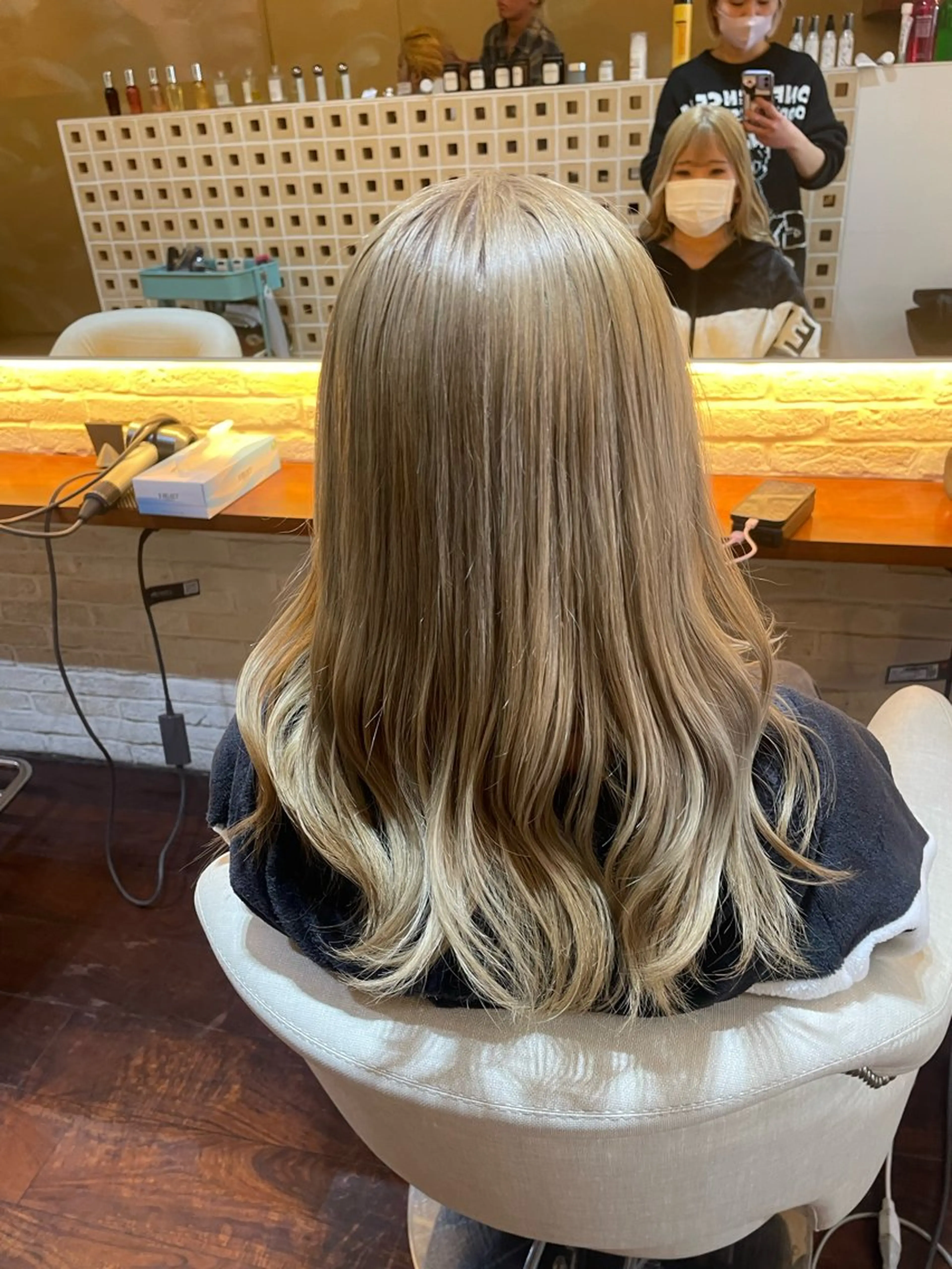 カラー CoCooN nanamiのヘアスタイル