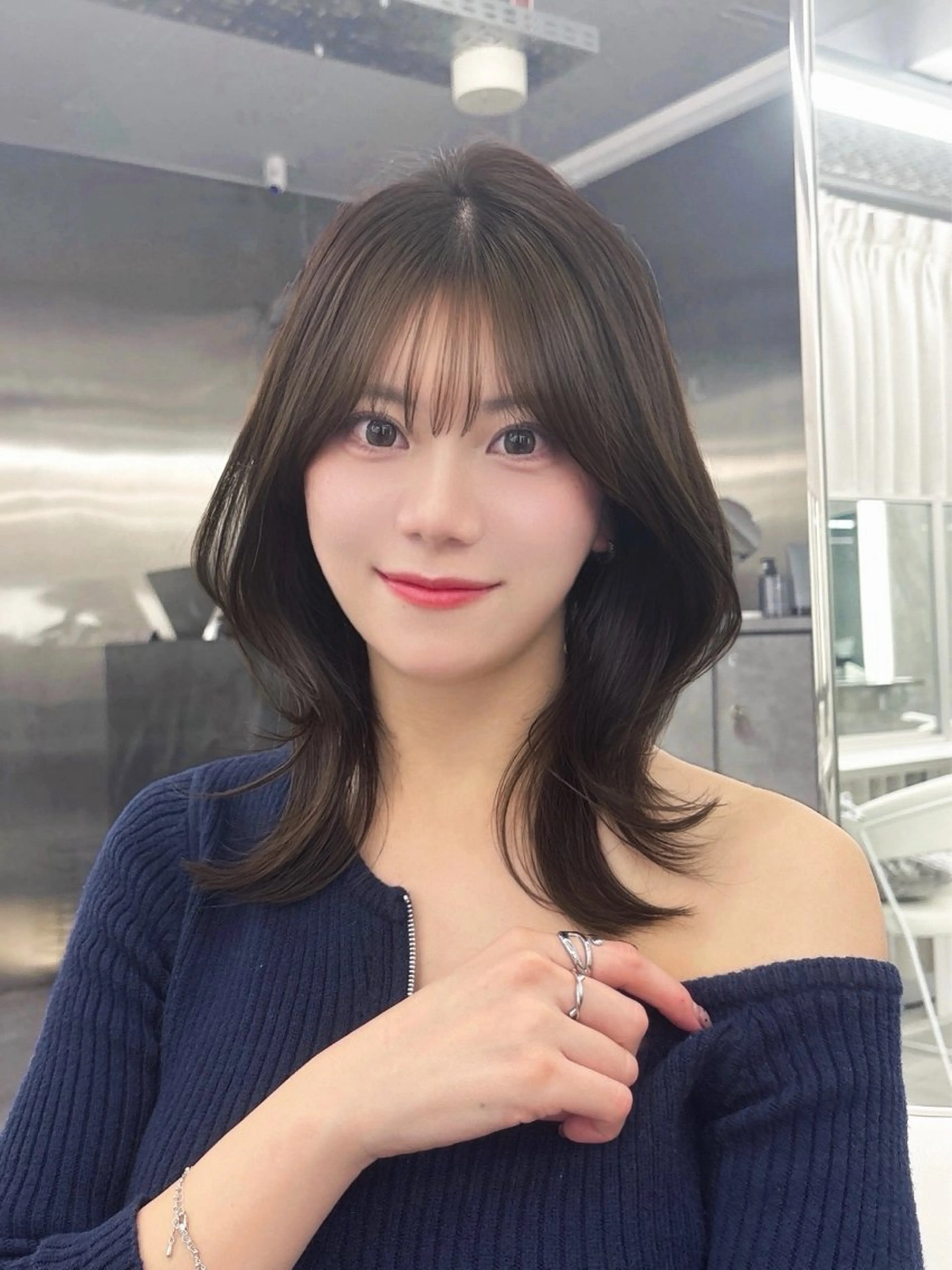 セミロング 栄/レイヤー/ 津野 こころのヘアスタイル