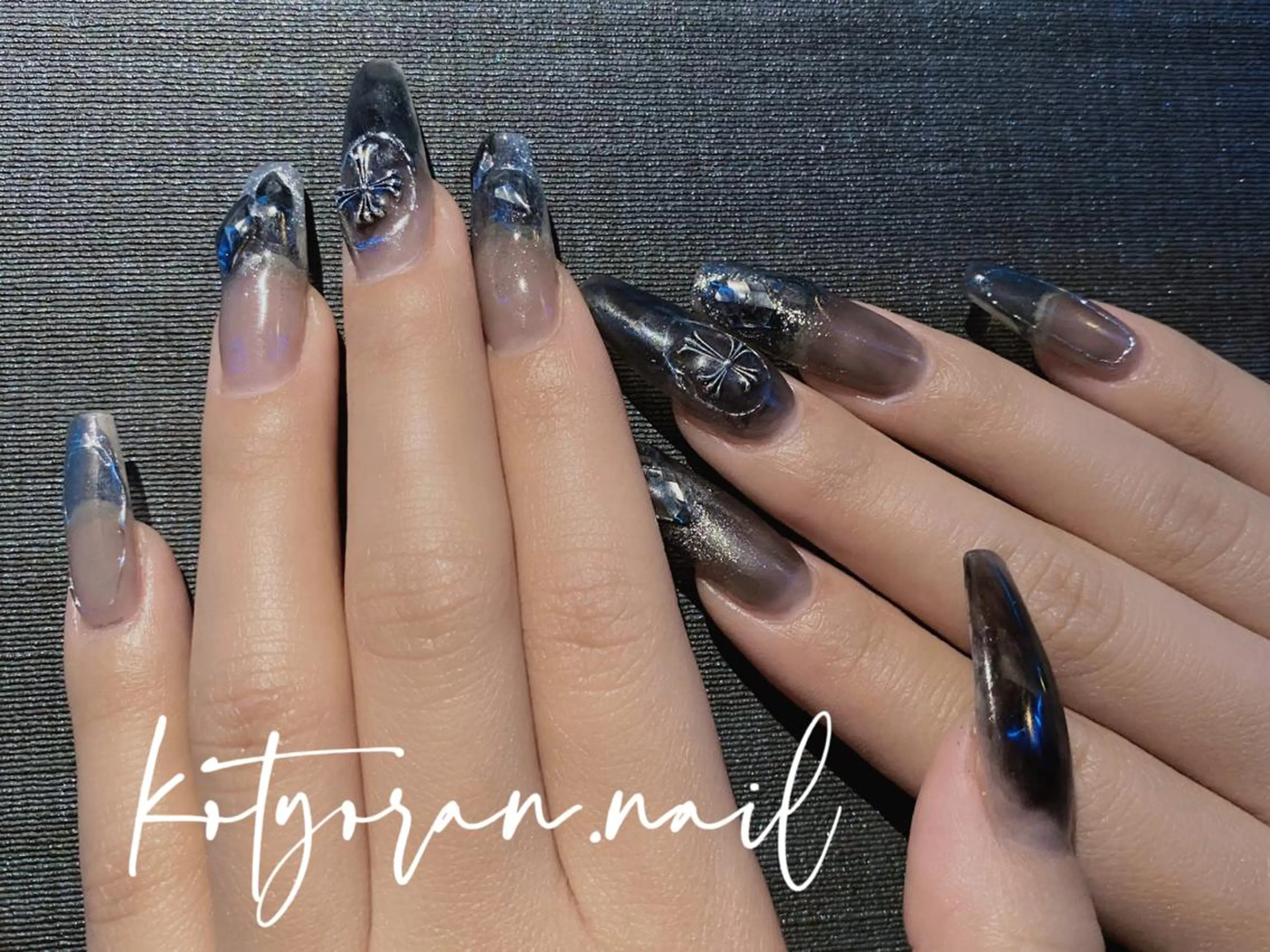 ネイル Mona【パラジェル ・長さ出し専門店】のネイルデザイン