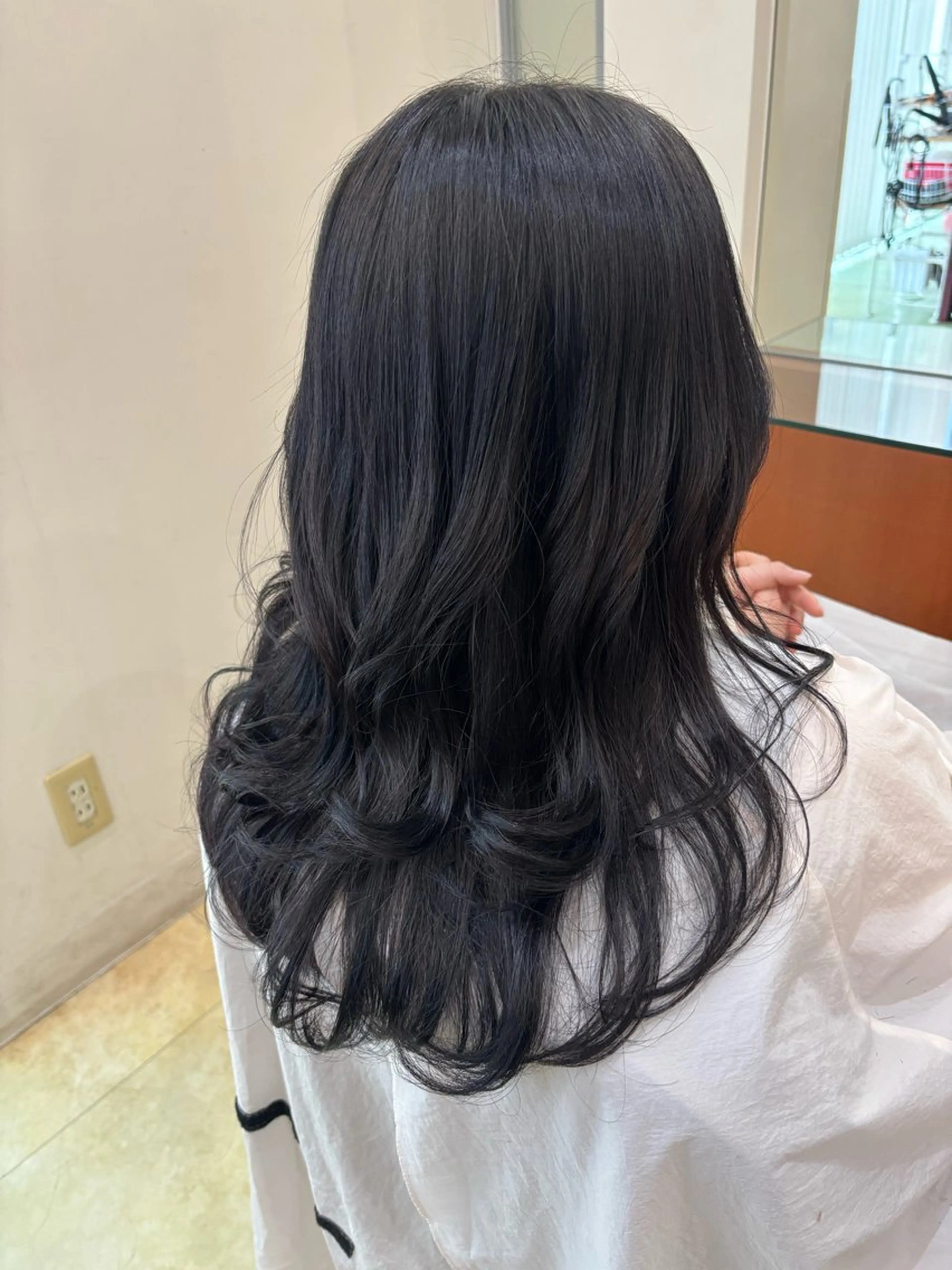ミディアム カット 亀山 来未のヘアスタイル