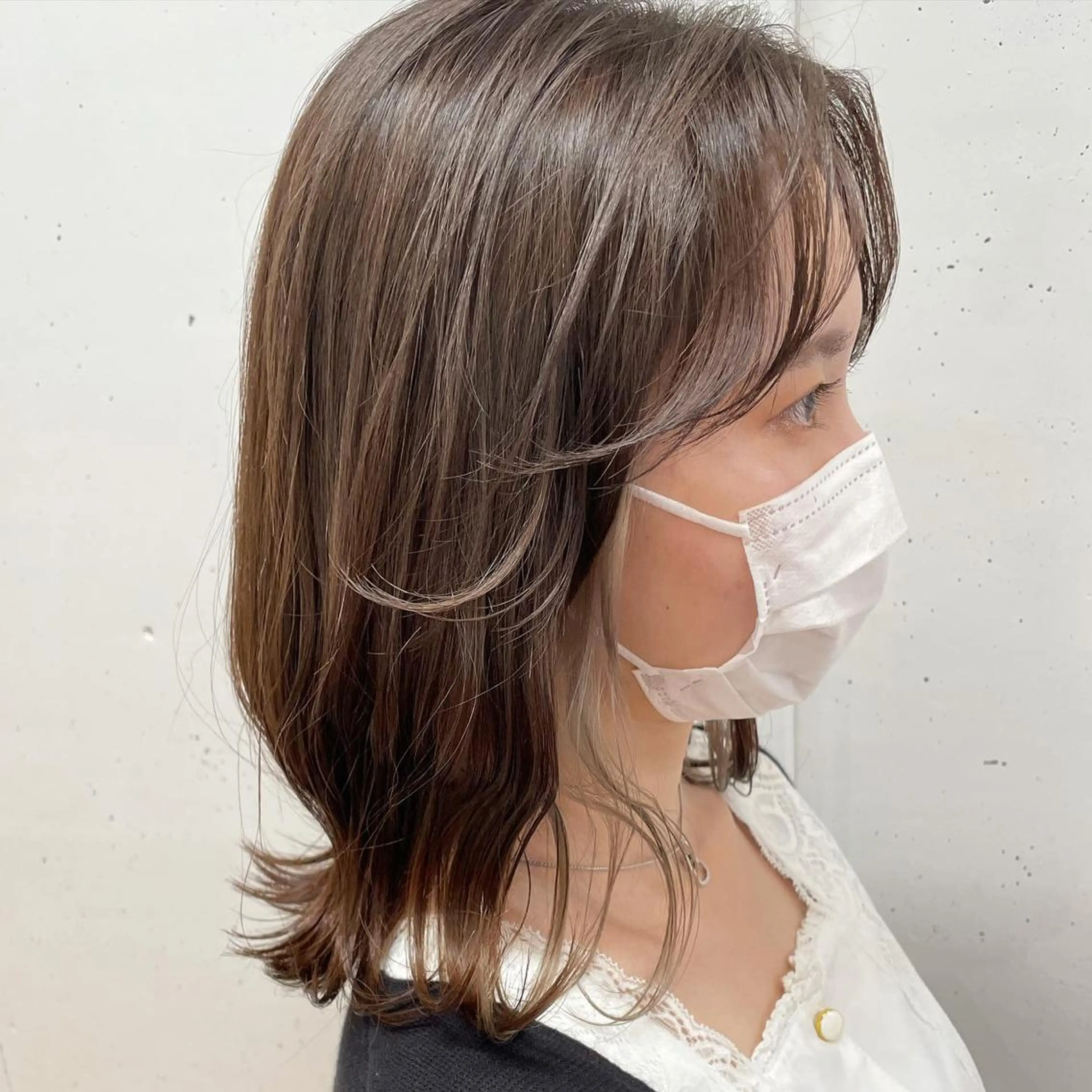 ミディアム カラー グレージュ インナーカラー カット ヘアカラー A/LEE所属・久保田 千尋のヘアスタイル