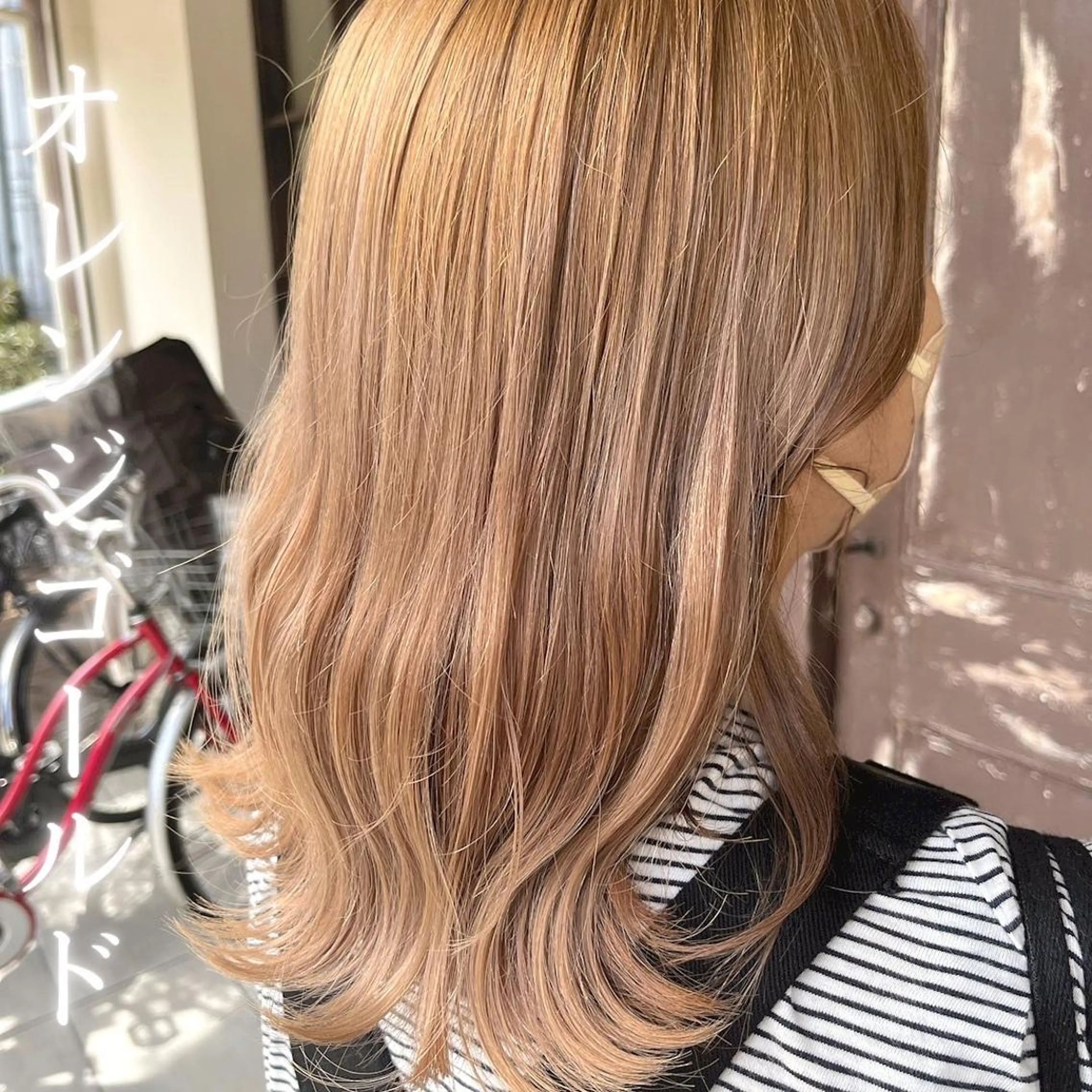 セミロング カラー アッシュ 透明感カラー グラデーションカラー ハイライトカラー インナーカラー ヘアカラー 川越 輝梨奈のヘアスタイル