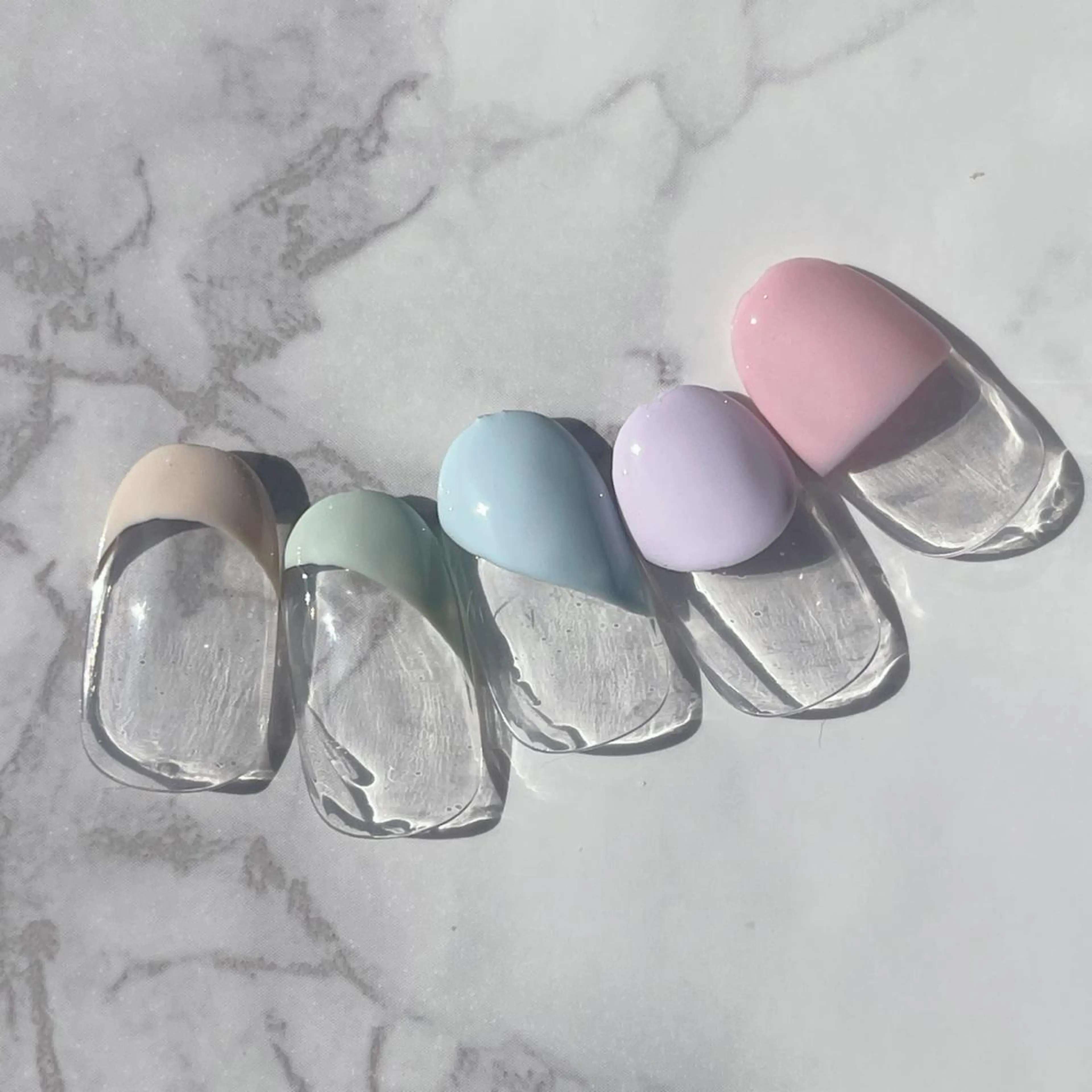 ネイル フレンチネイル ネイルサロンキュアイスト所属・キュアイスト アコパラジェル調布のネイルデザイン