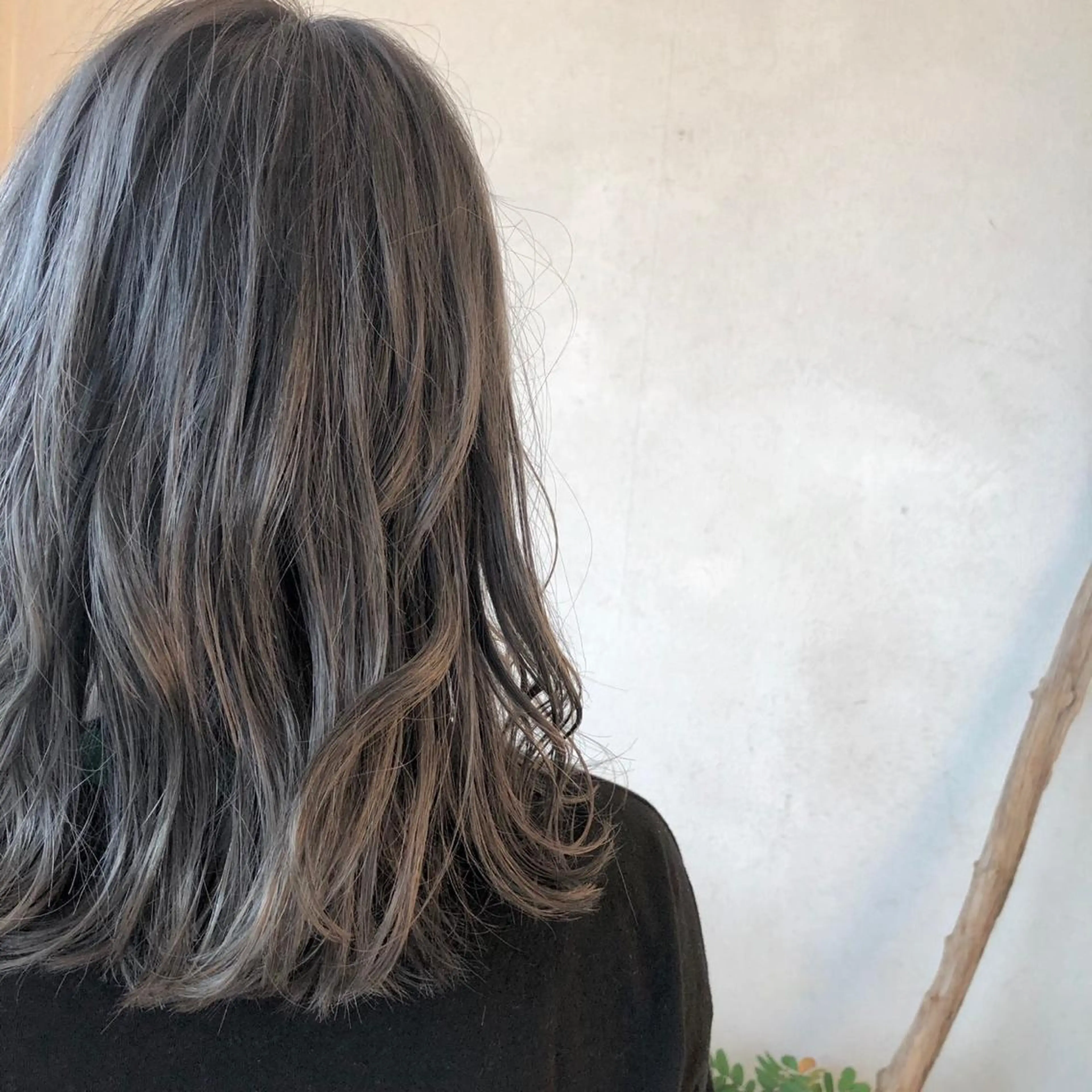 ロング アッシュ アッシュグレー mono.所属・南茨/ヘッドスパ /カット/momoのヘアスタイル