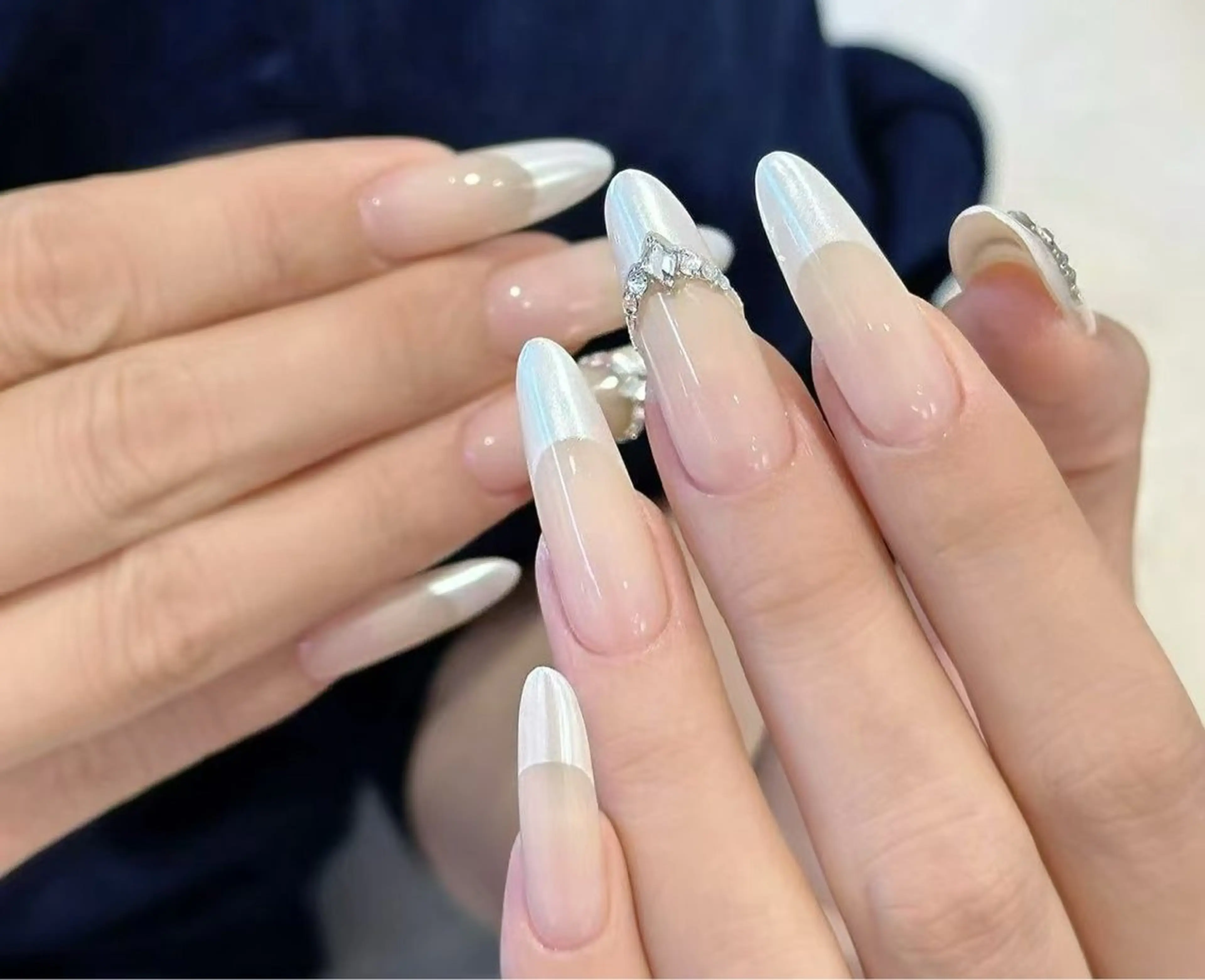 ネイル オーロラネイル フラワーネイル フットネイル フレンチネイル ジェルネイル ハンドネイル BabyYouMi nailのネイルデザイン
