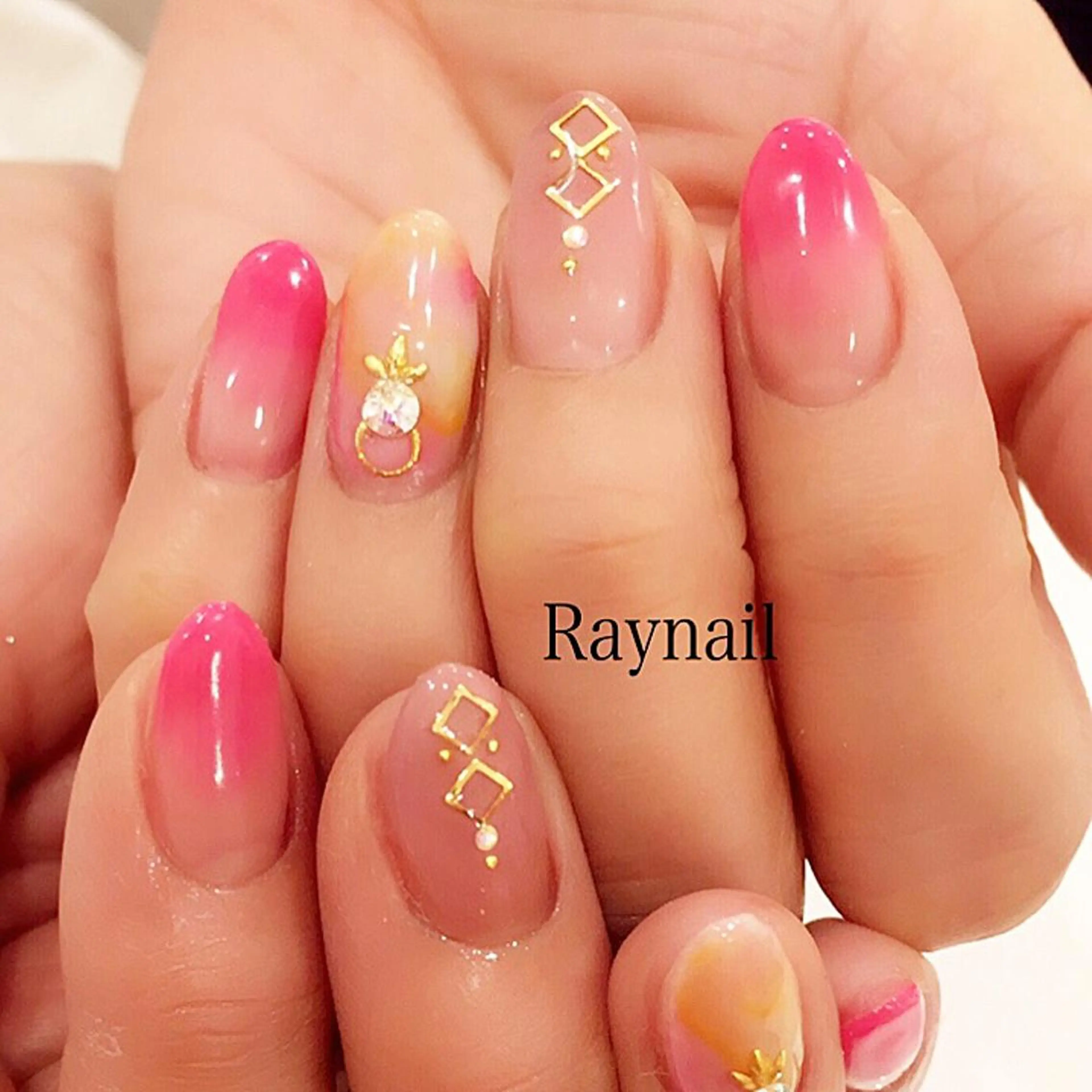 ネイル nailstudio ′ecole所属・nailstudio ′ecoleのネイルデザイン