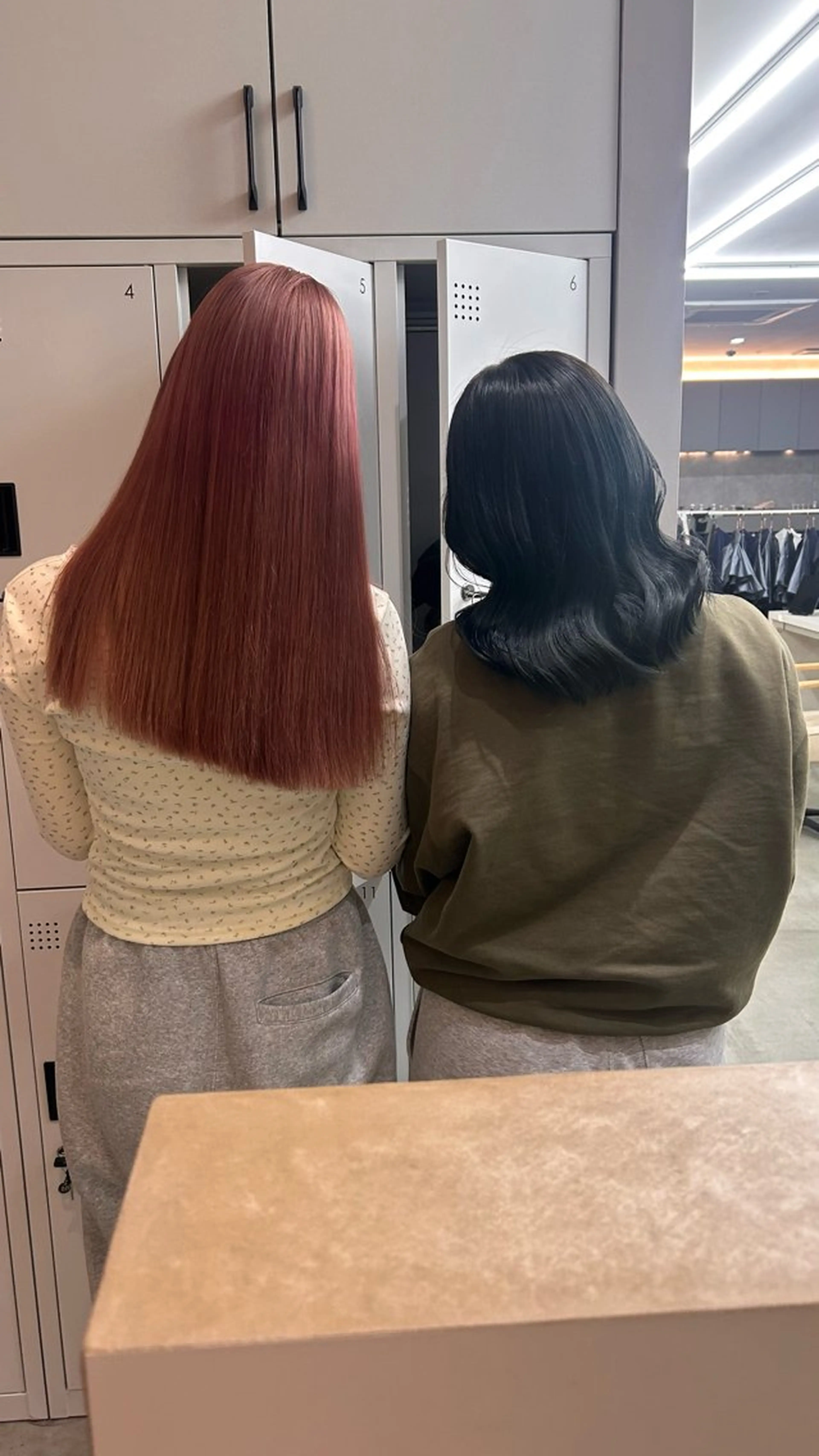 ロング YUKI🎀透明感 カラー/暗髪艶カラーのヘアスタイル