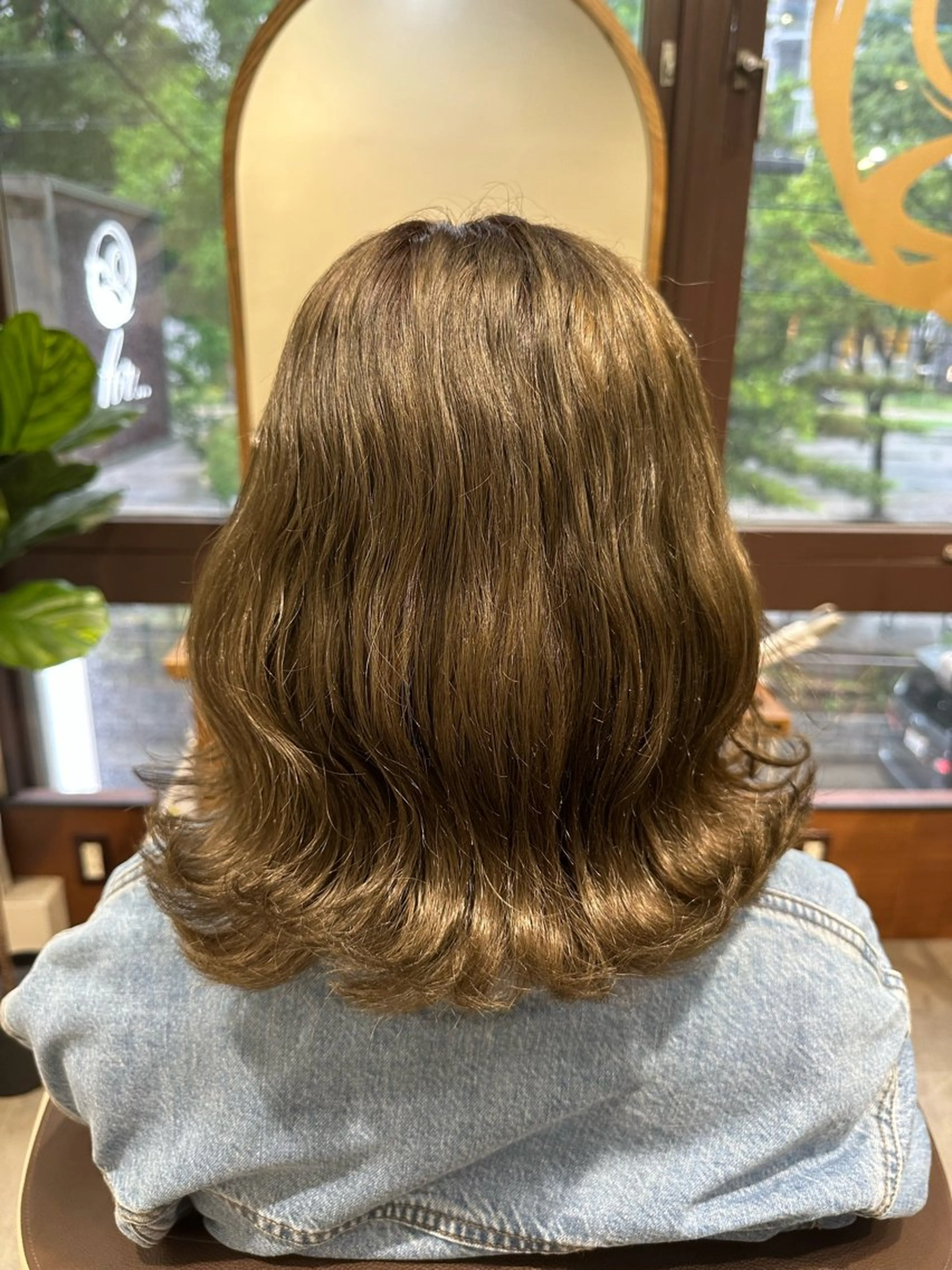 ミディアム カラー ヘアカラー トリートメント RINA .のヘアスタイル