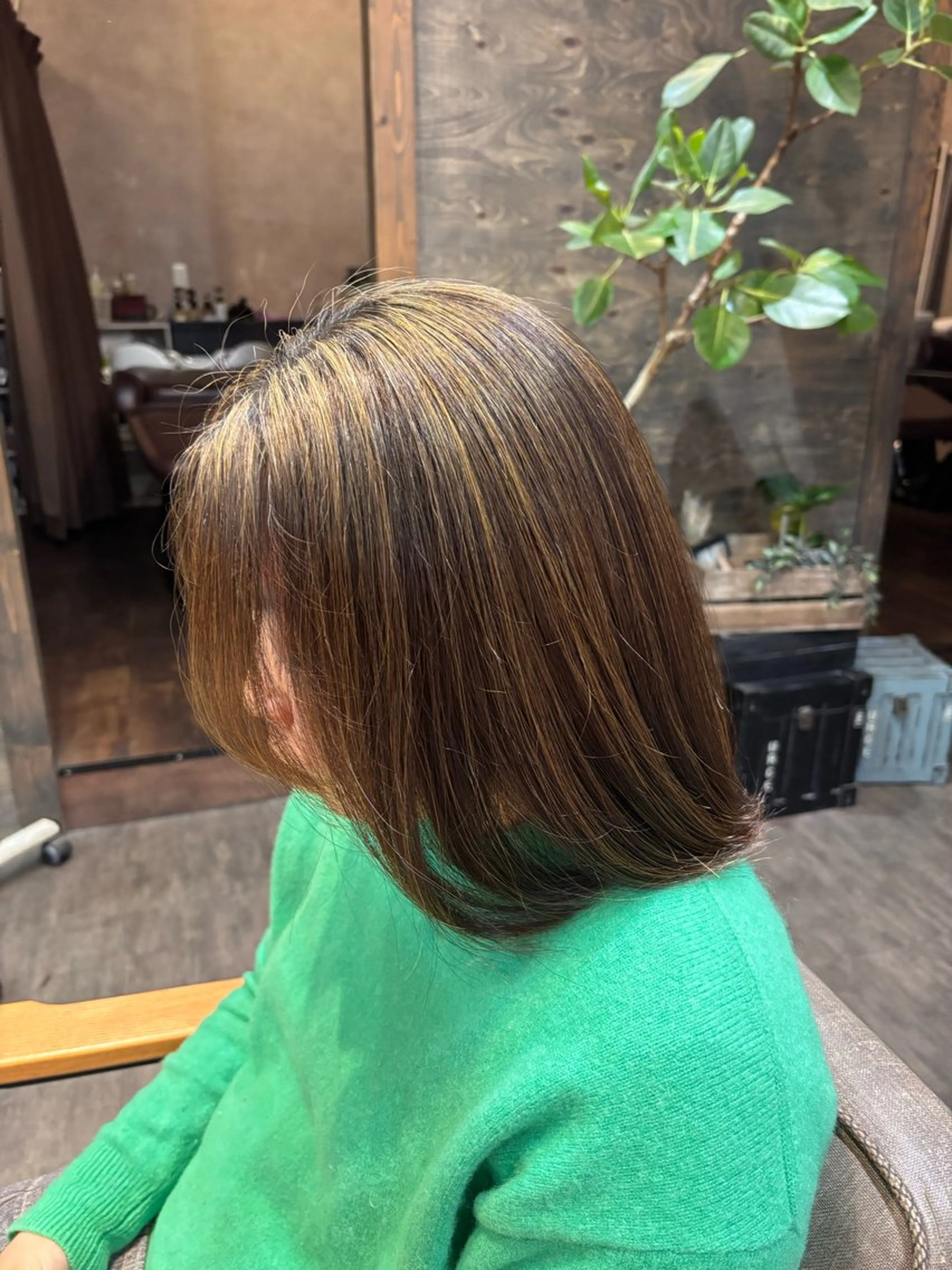 ミディアム ヘアカラー トリートメント 艶髪/縮毛矯正 /hikaruのヘアスタイル