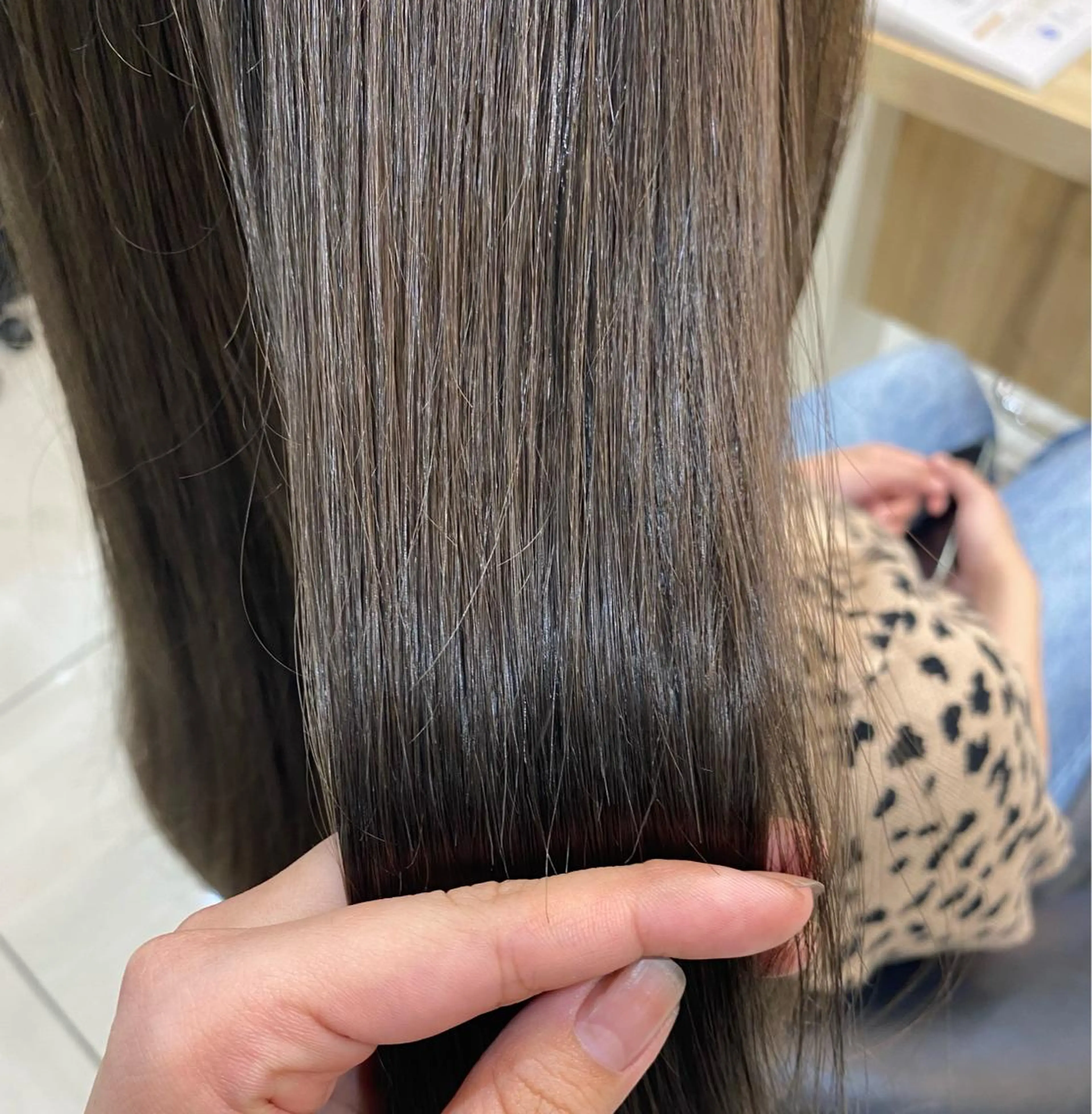 ロング カラー 透明感カラー グレージュ 韓国ヘア／艶カラー minamiのヘアスタイル