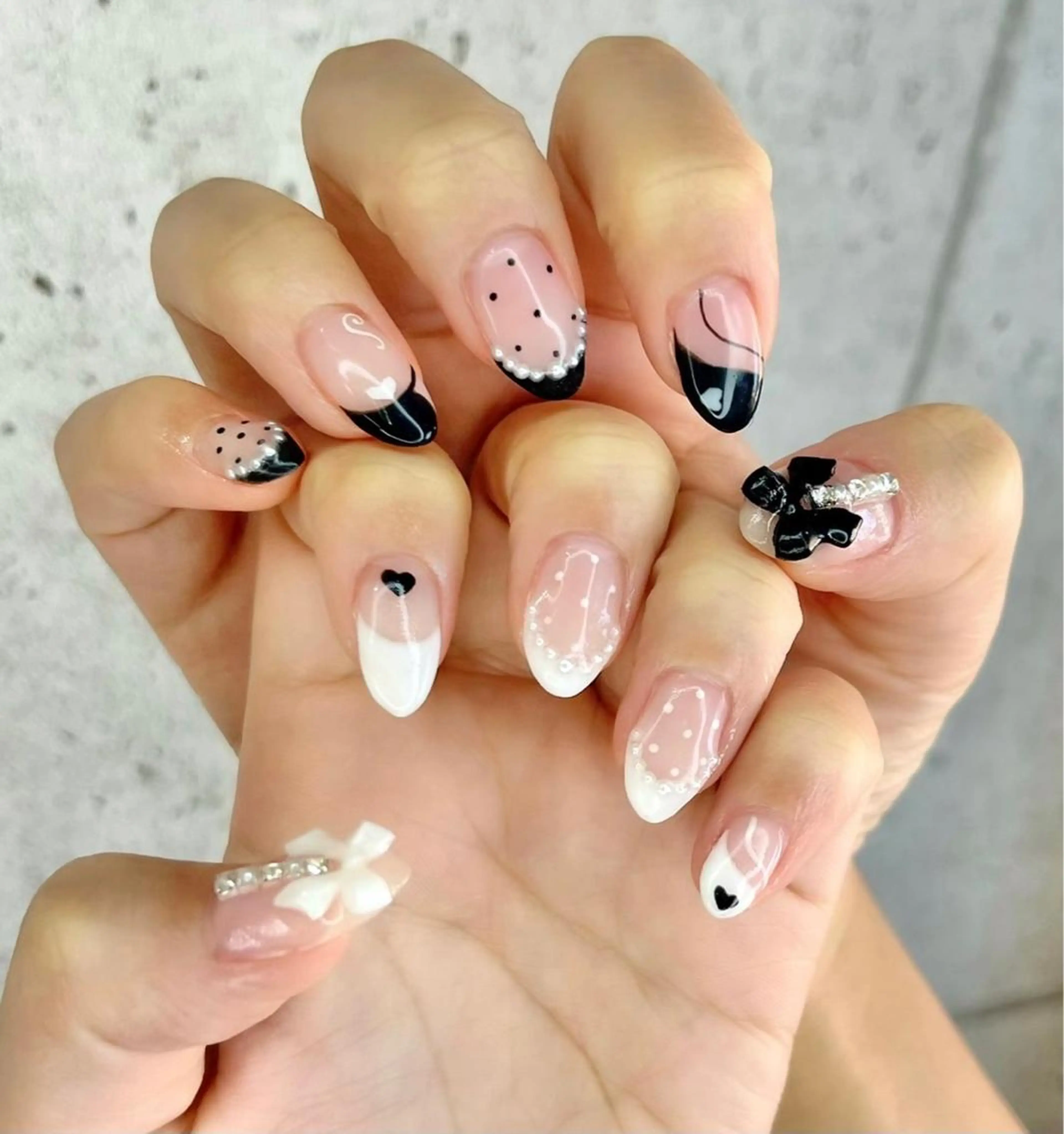 ネイル ドット フレンチネイル ガーリー ハート キラキラネイル Salon Ｋのネイルデザイン