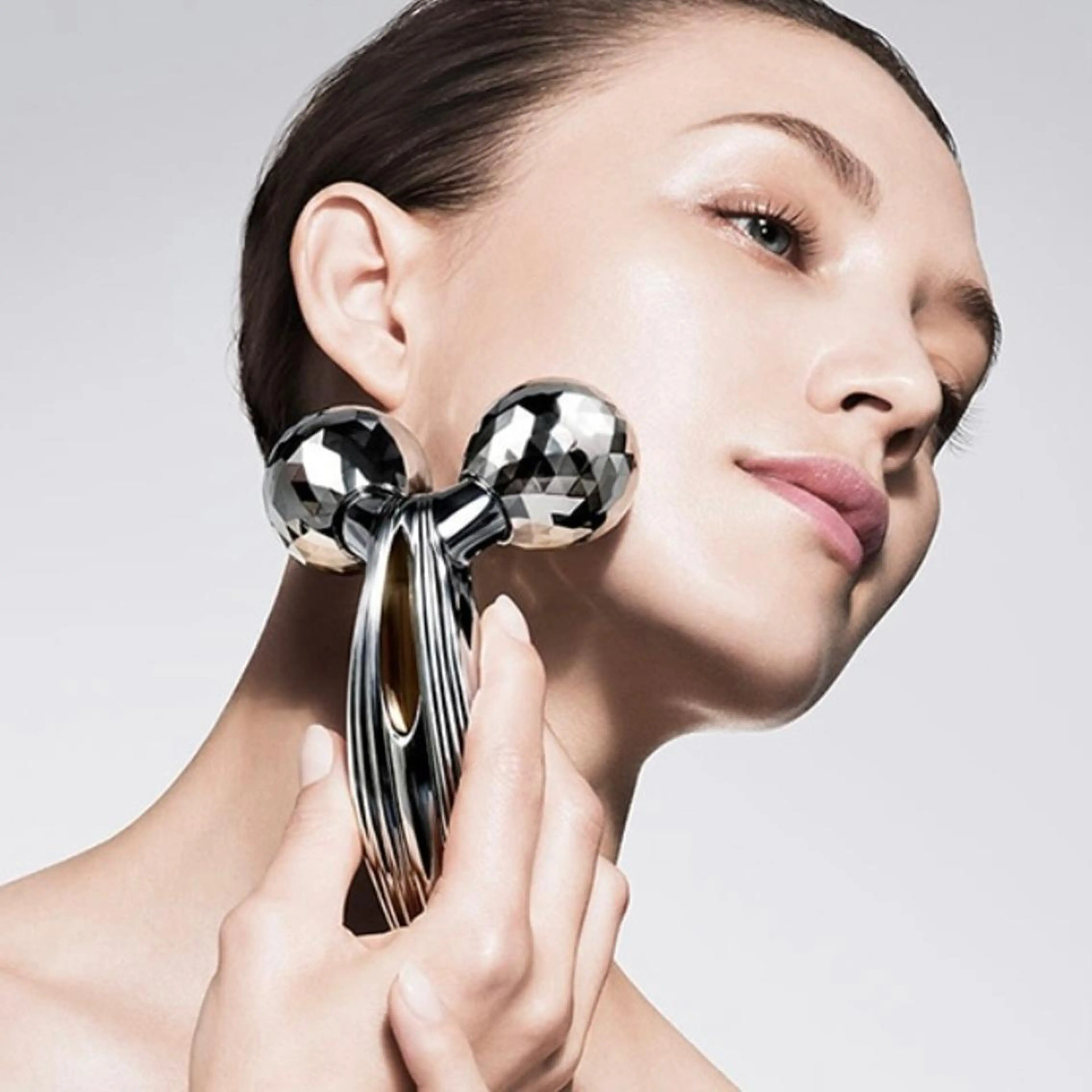 ミディアム カラー AR.MARA hair  studio所属・ウェーブパーマ サトウヒカルのヘアスタイル