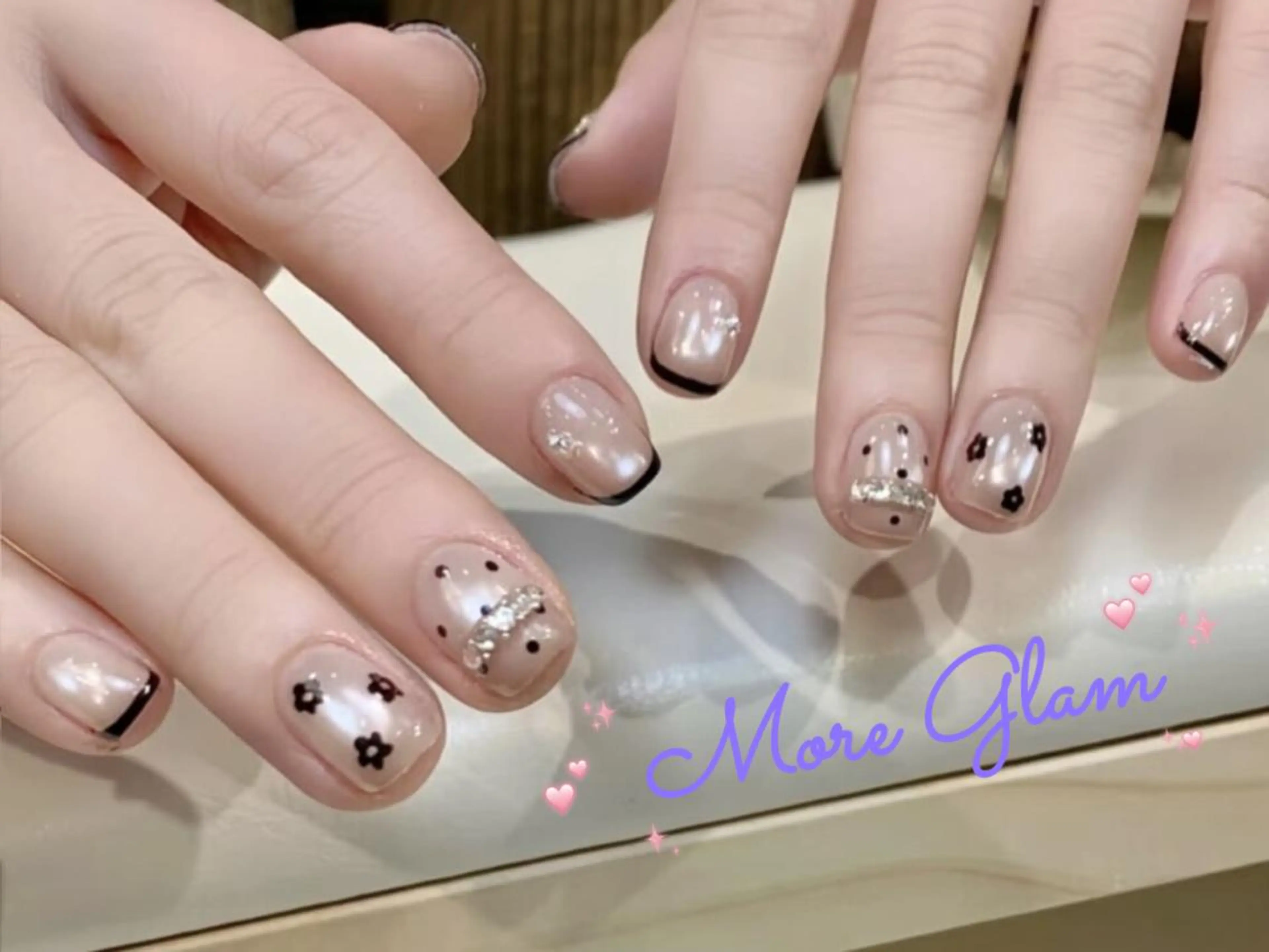 ネイル 長さ出し フットネイル フレンチネイル ジェルネイル ガラスフレンチ MoreGlam Nailsのネイルデザイン