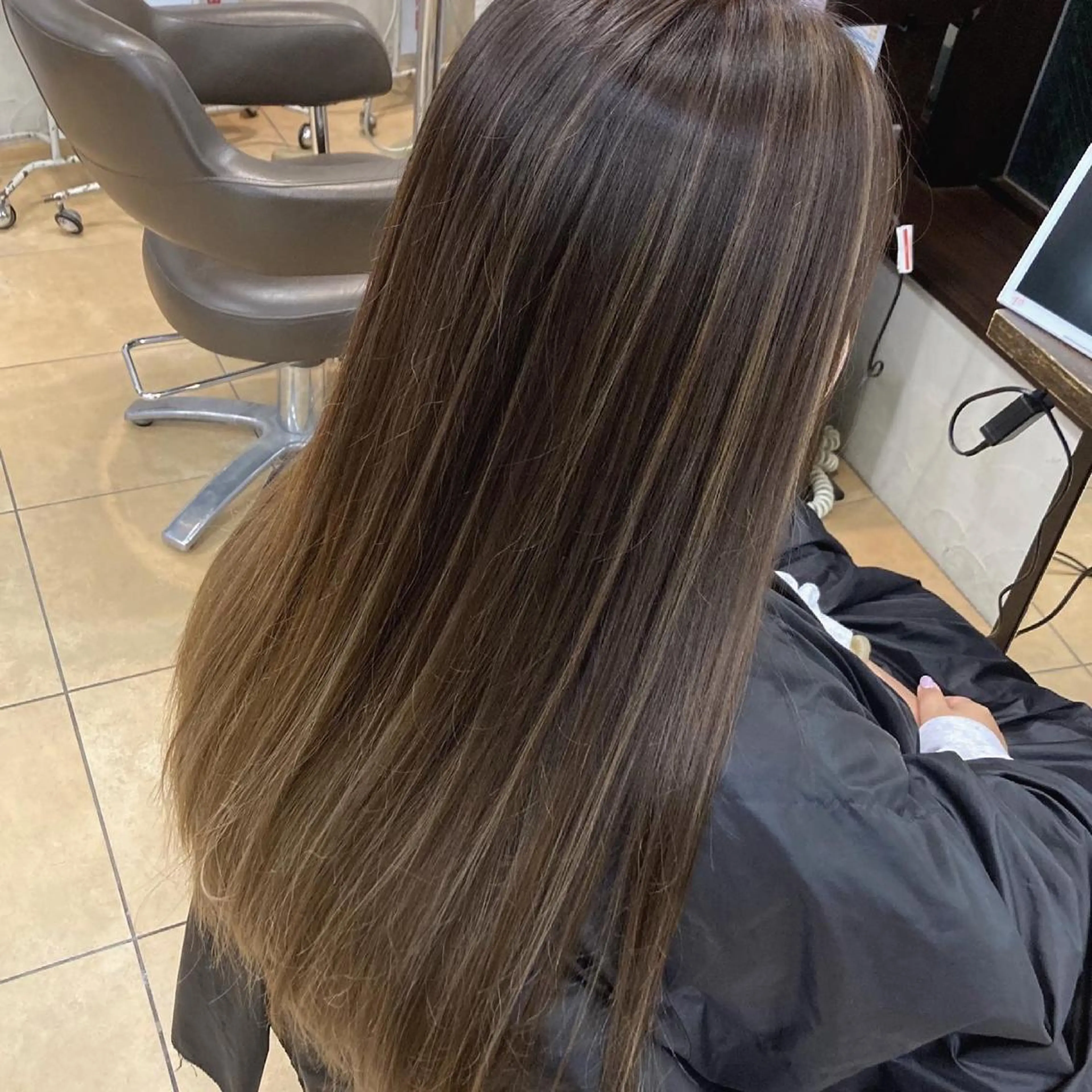 ロング lien ヒジリのヘアスタイル