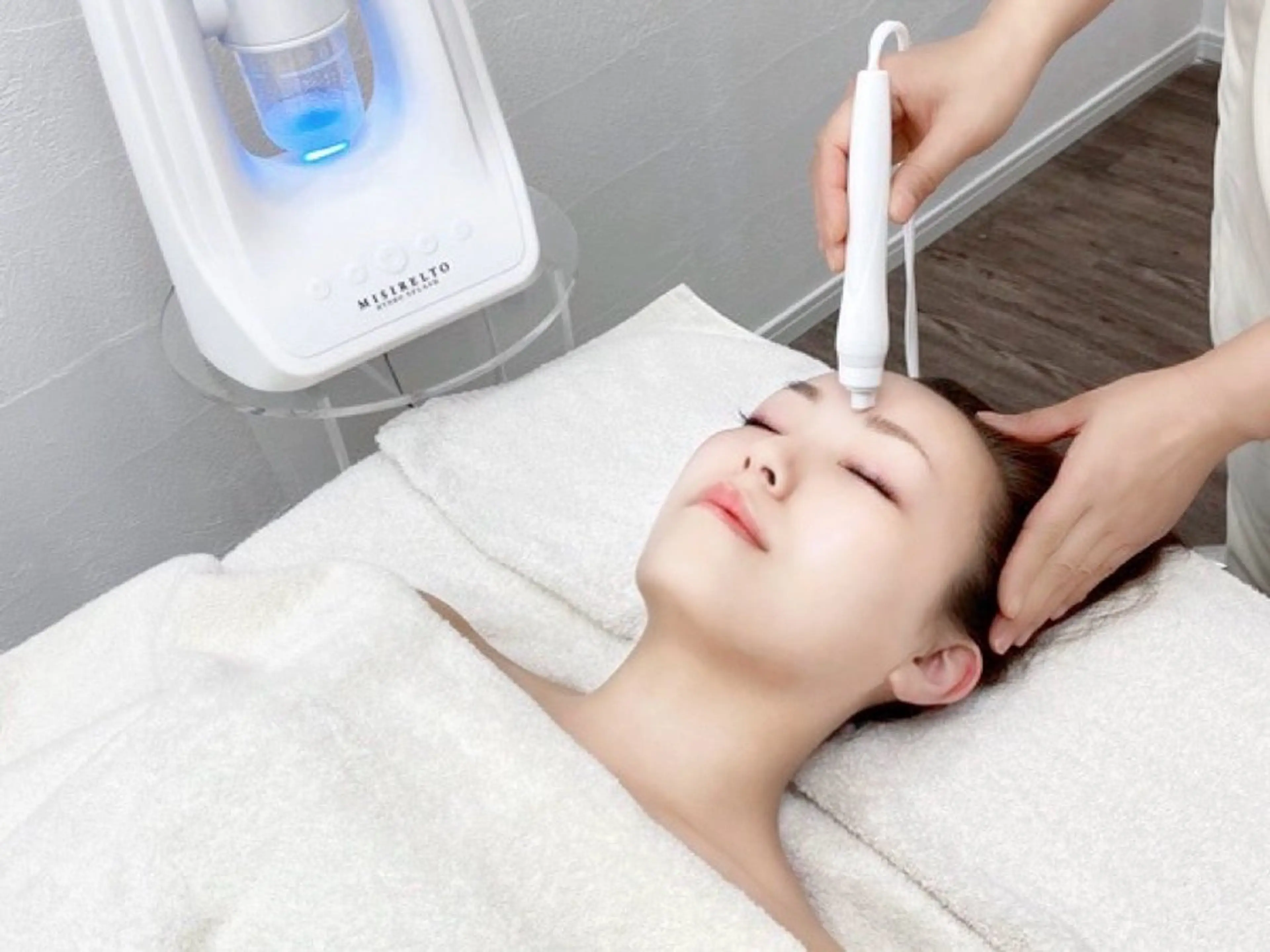 水素水毛穴洗浄（ハイドロスプラッシュ）顔・頭皮の写真