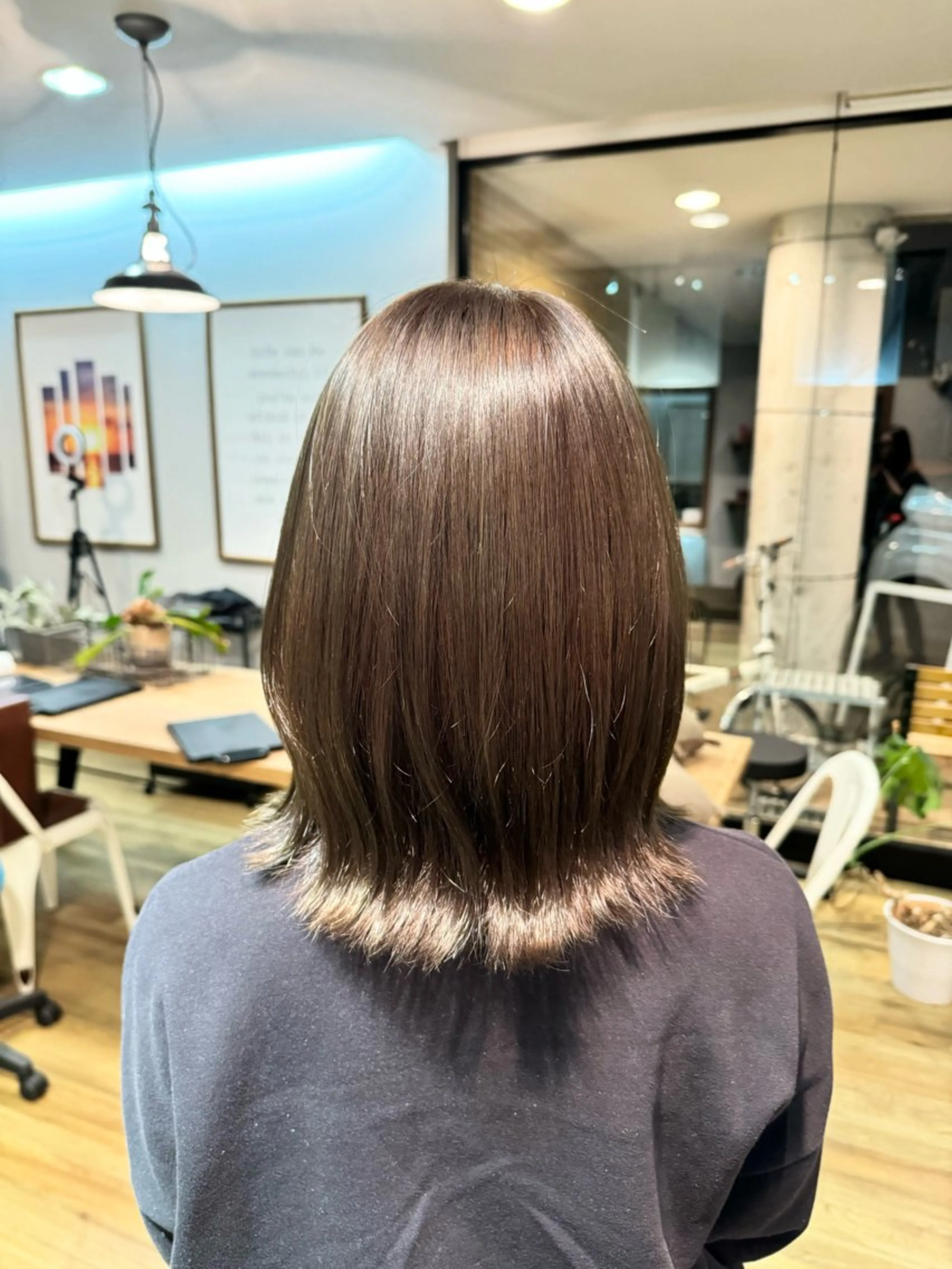 セミロング カラー ベージュカラー オリーブベージュ ヘアカラー トリートメント ツキダテ ユイのヘアスタイル