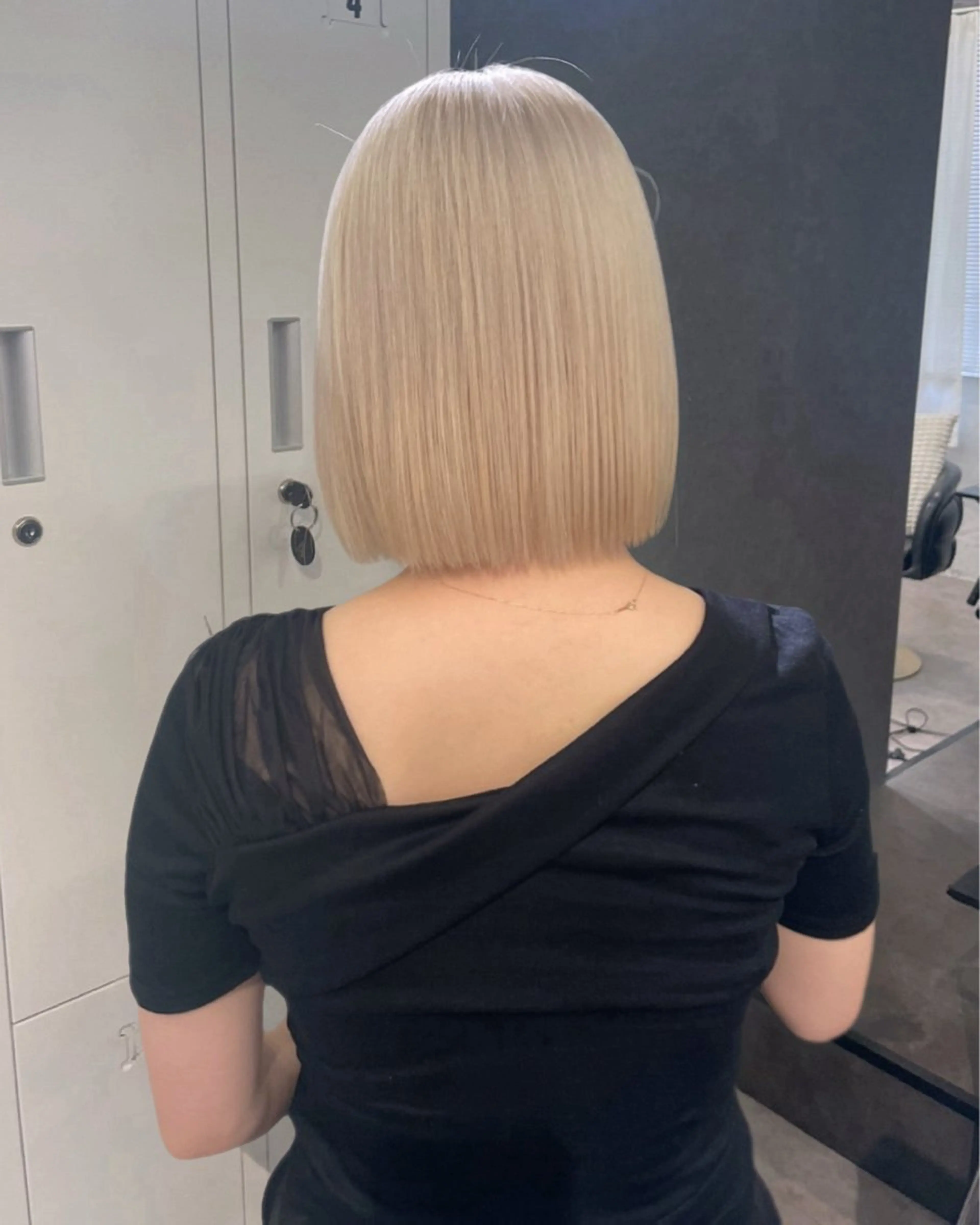 ショート カラー ブロンド ボブ ヘアカラー 心斎橋/ハイトーン/ airi⠀のヘアスタイル