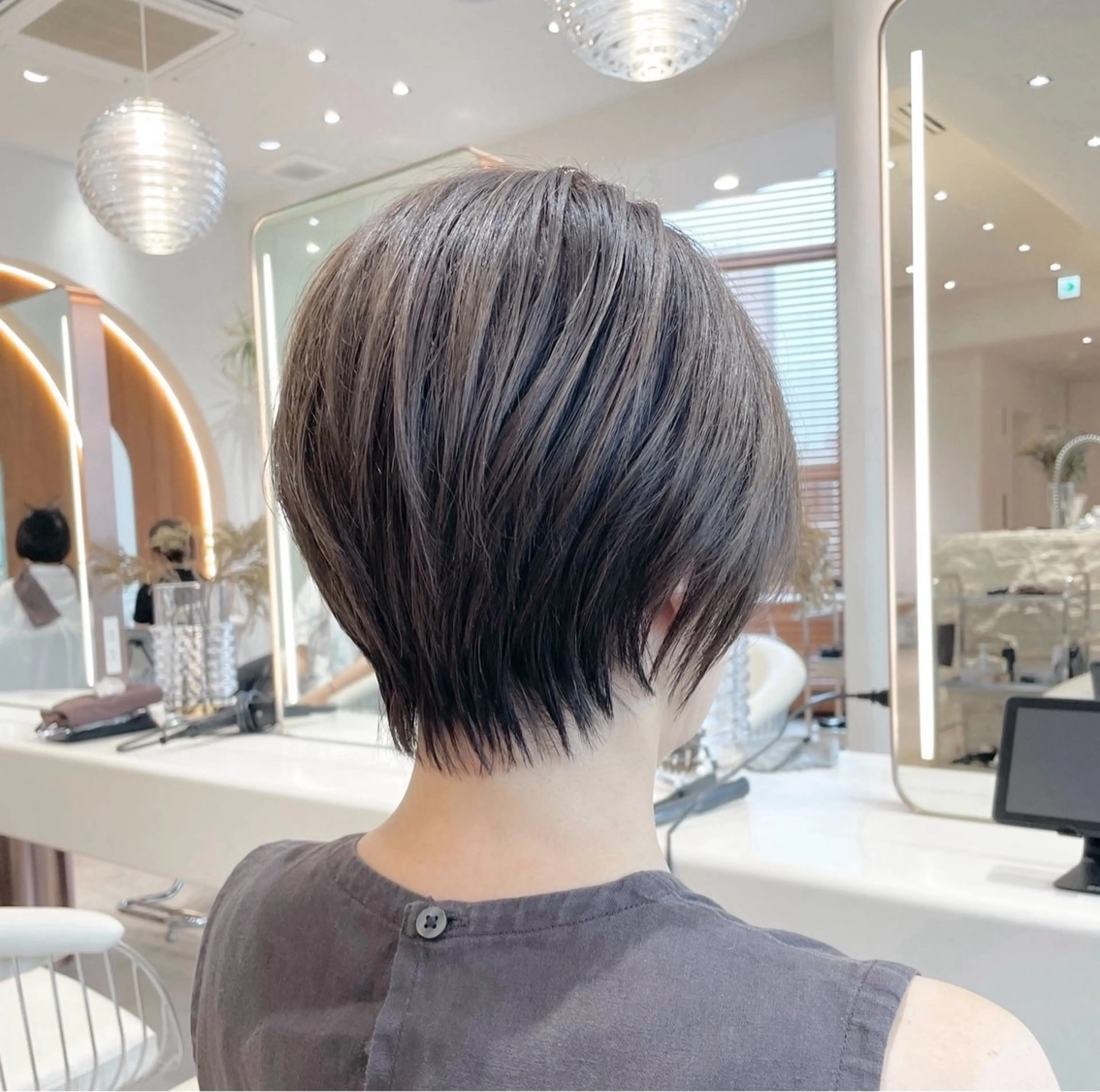 ショート カラー ショートボブ 丸みショート イルミナカラー ボブ 髪質改善 カット ヘアカラー トリートメント 渋谷ボブ/レイヤー ボブ田中航平のヘアスタイル