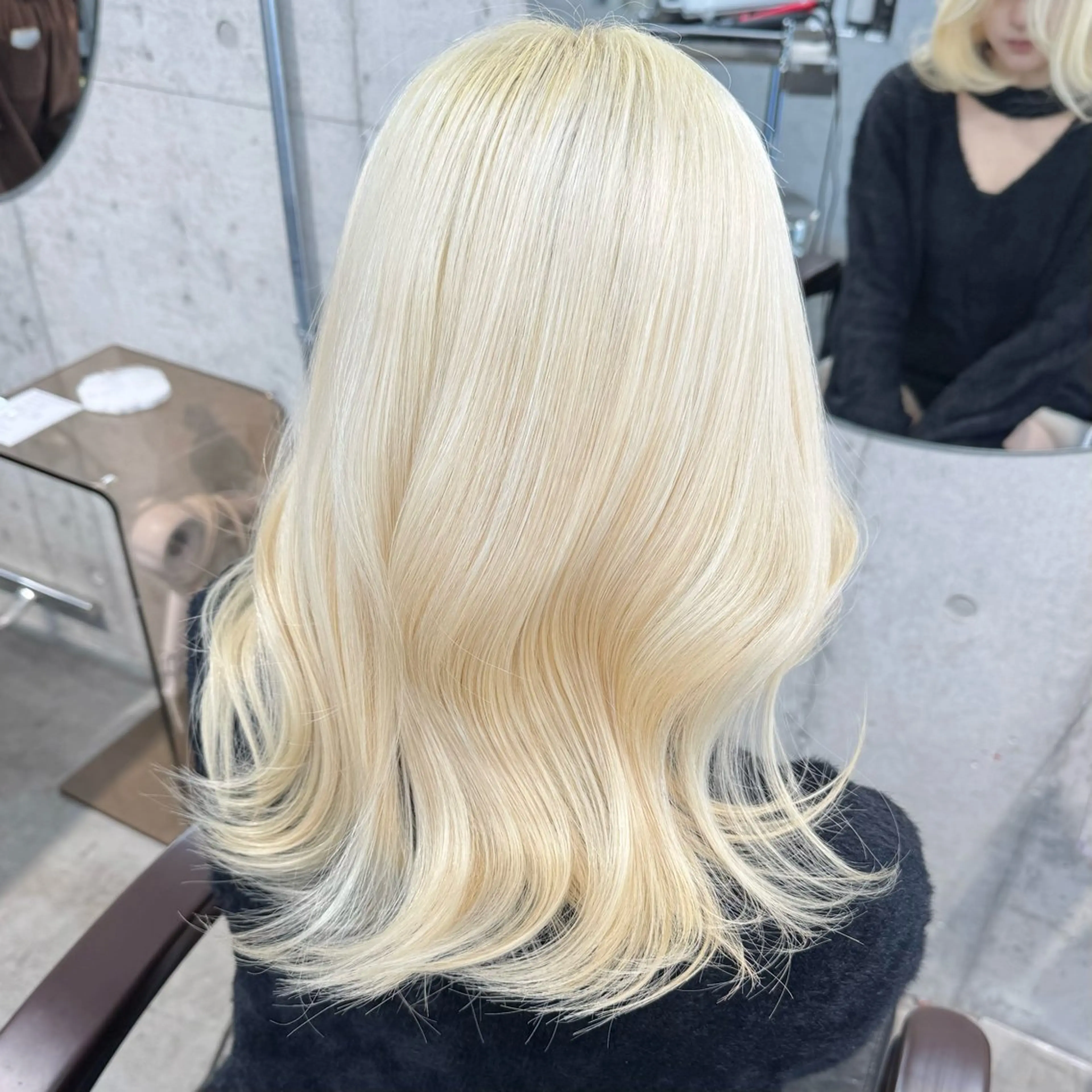 セミロング カラー パーマ ヘアアレンジ メンズ キッズ メンズブリーチ ブリーチ 抜きっぱなしブロンド ブロンド ヘアカラー トリートメント 💖オタク美容師 ꒰ঌ♡モモ♡໒꒱のヘアスタイル