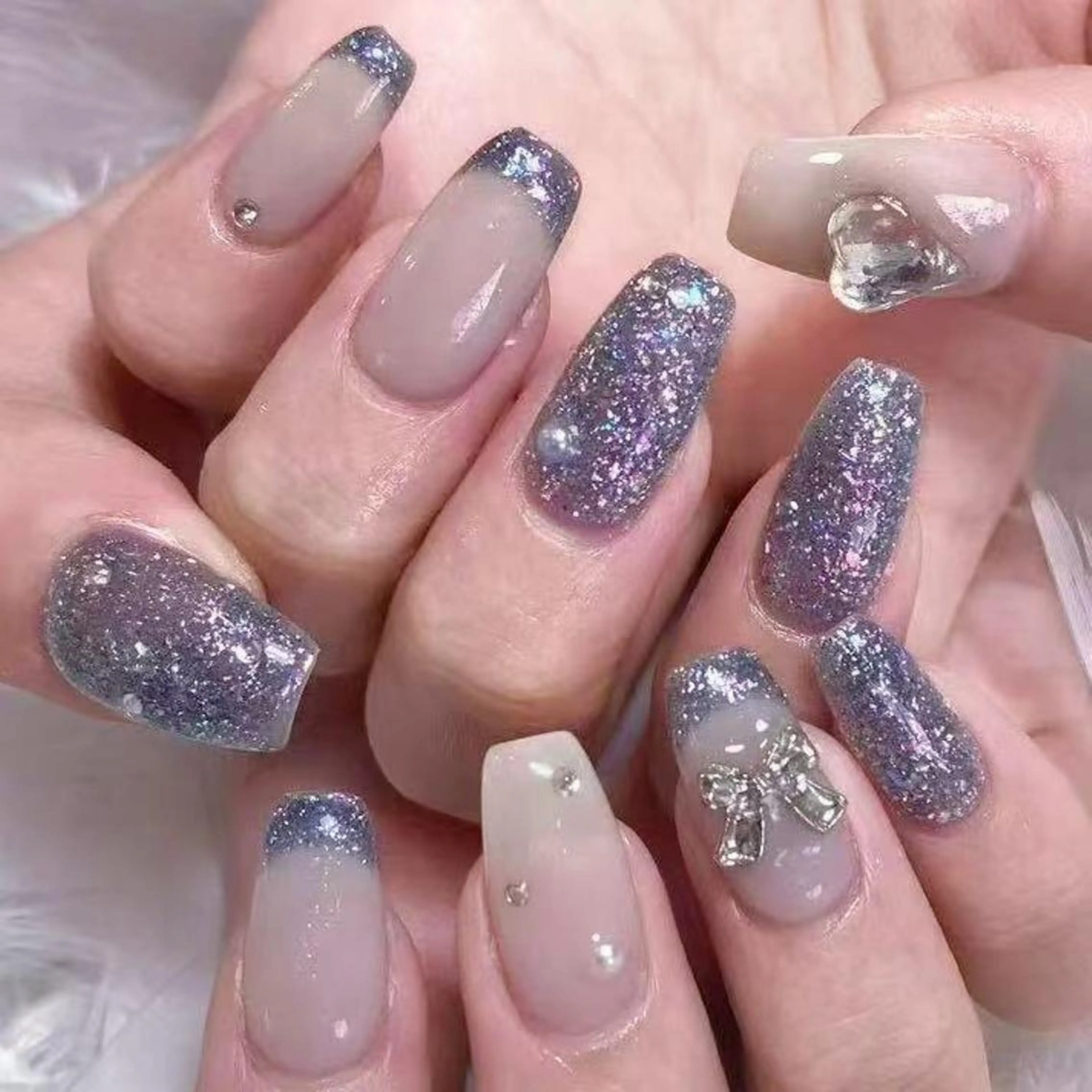 ネイル アートネイル オーロラネイル ガーリー キラキラネイル 韓国ネイル ハンドネイル DIAMOND 💦のネイルデザイン