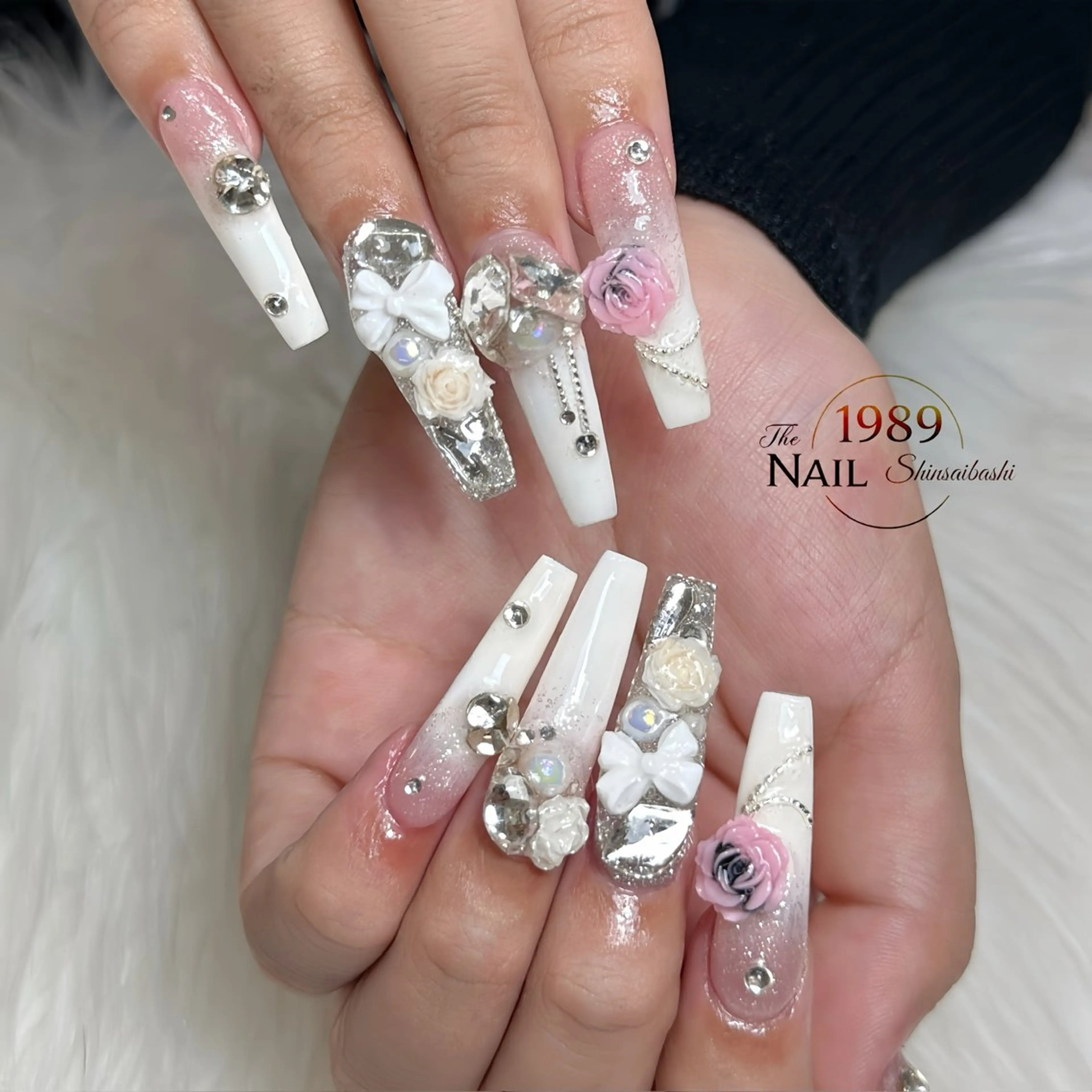 【長さだし】10本アート+10本パーツ/スートン付け放題 13,000円の写真